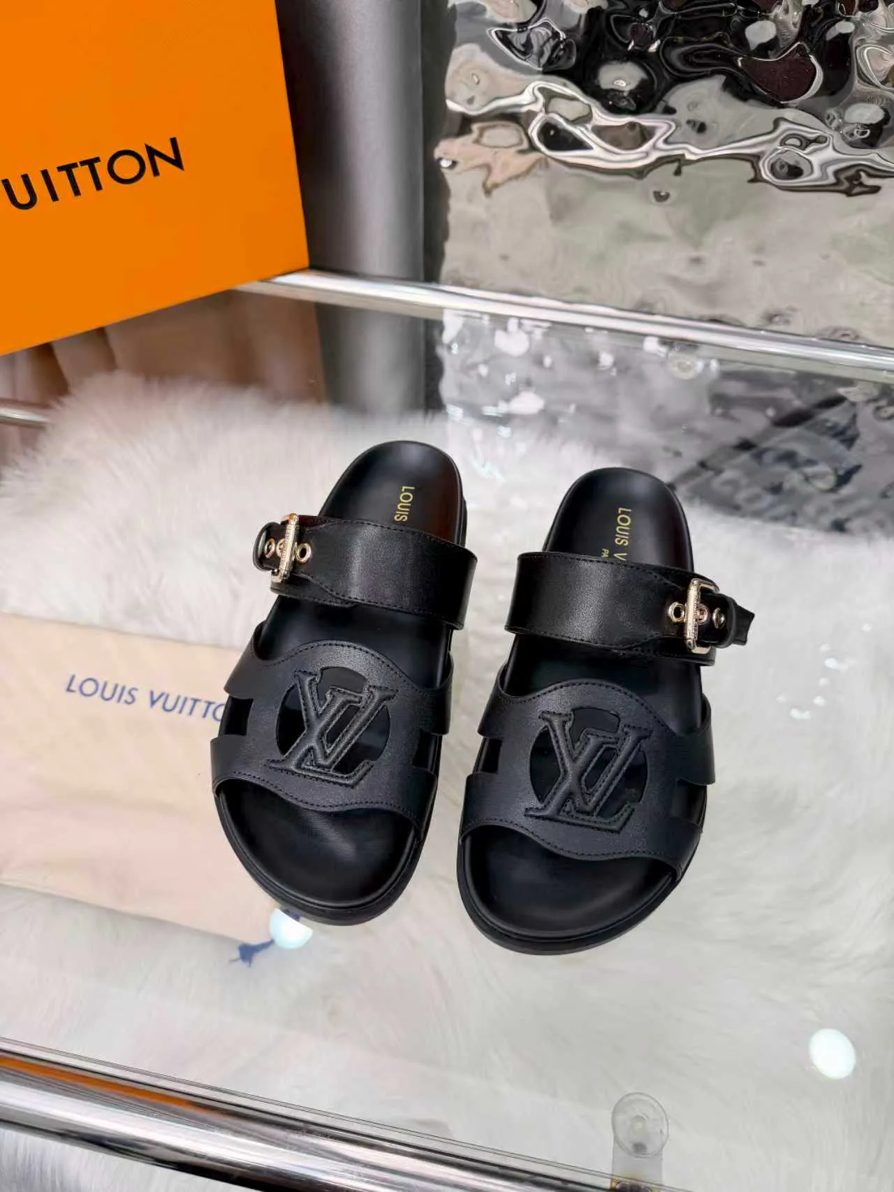 Шлепанцы Женские Louis Vuitton 11529443