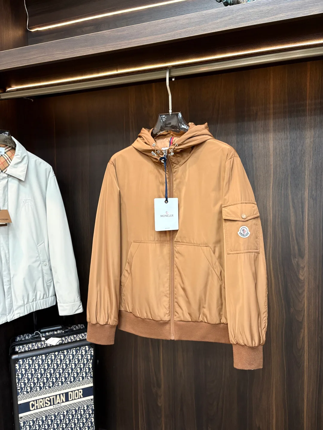 Куртки И Пуховики Женские Moncler 18157276