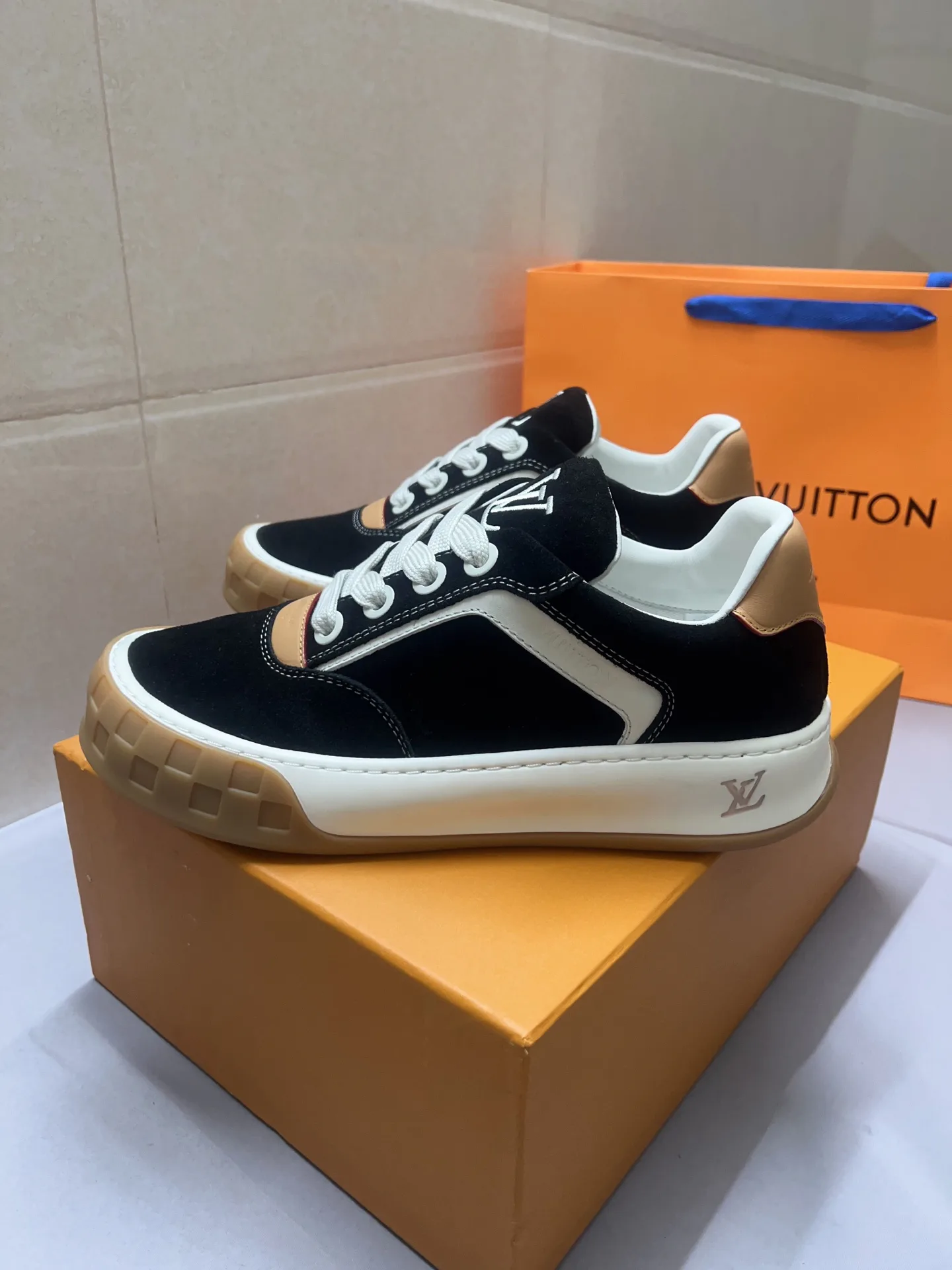 Кеды Женские Louis Vuitton 1054451