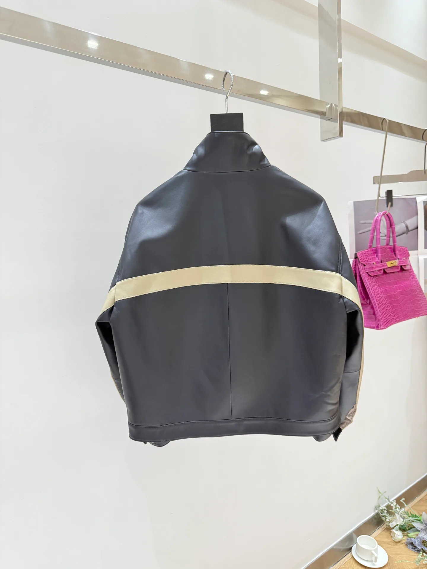 Кожаные Куртки И Дублёнки Женские Saint Laurent 18083033