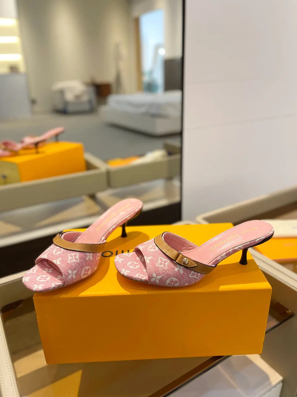 Босоножки Женские Louis Vuitton 9865419