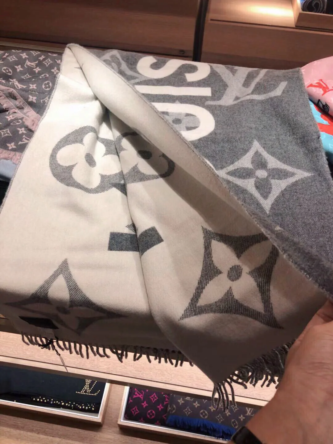 Шарфы Louis Vuitton 136765