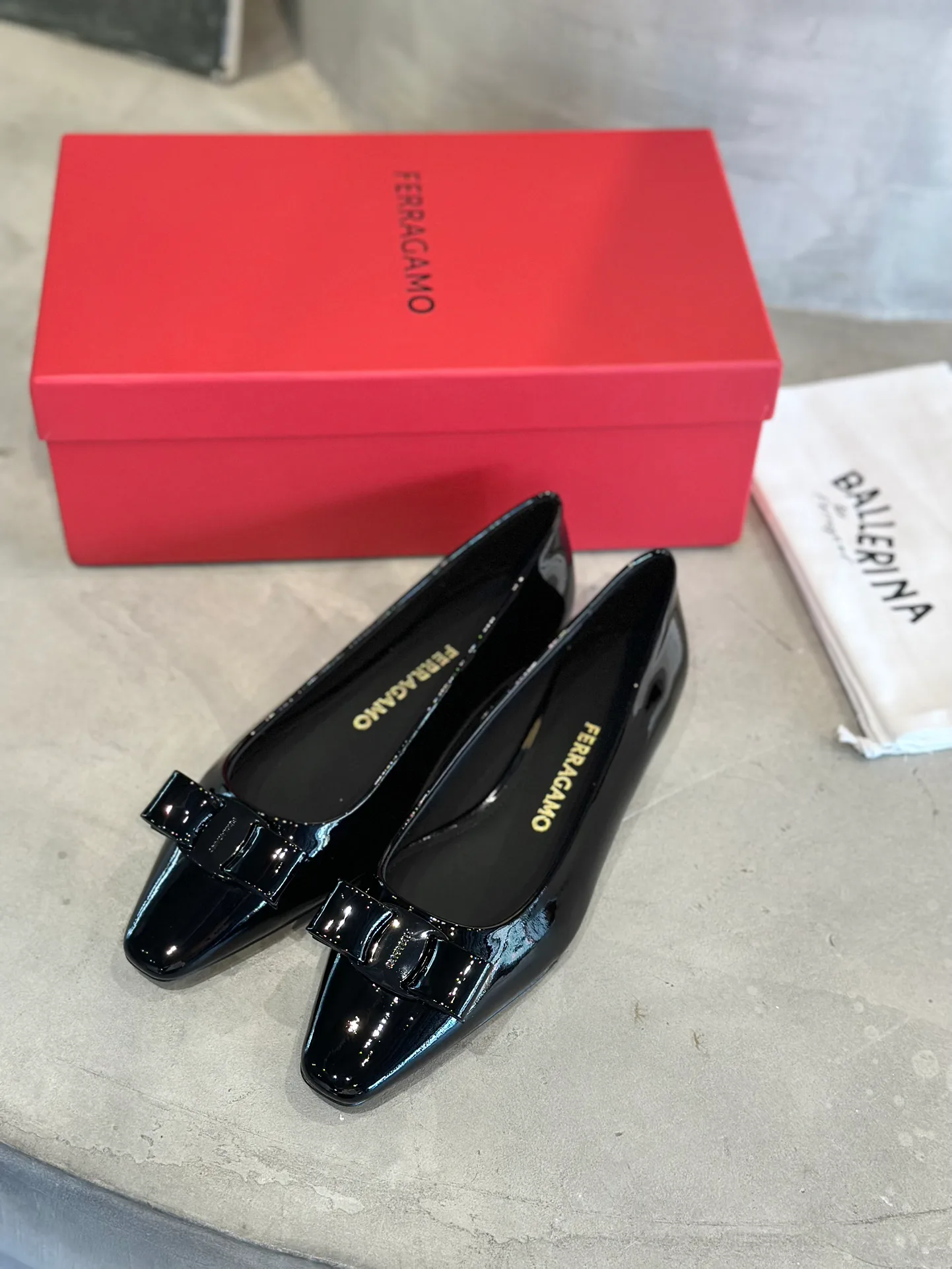 Балетки Женские Salvatore Ferragamo 18531761