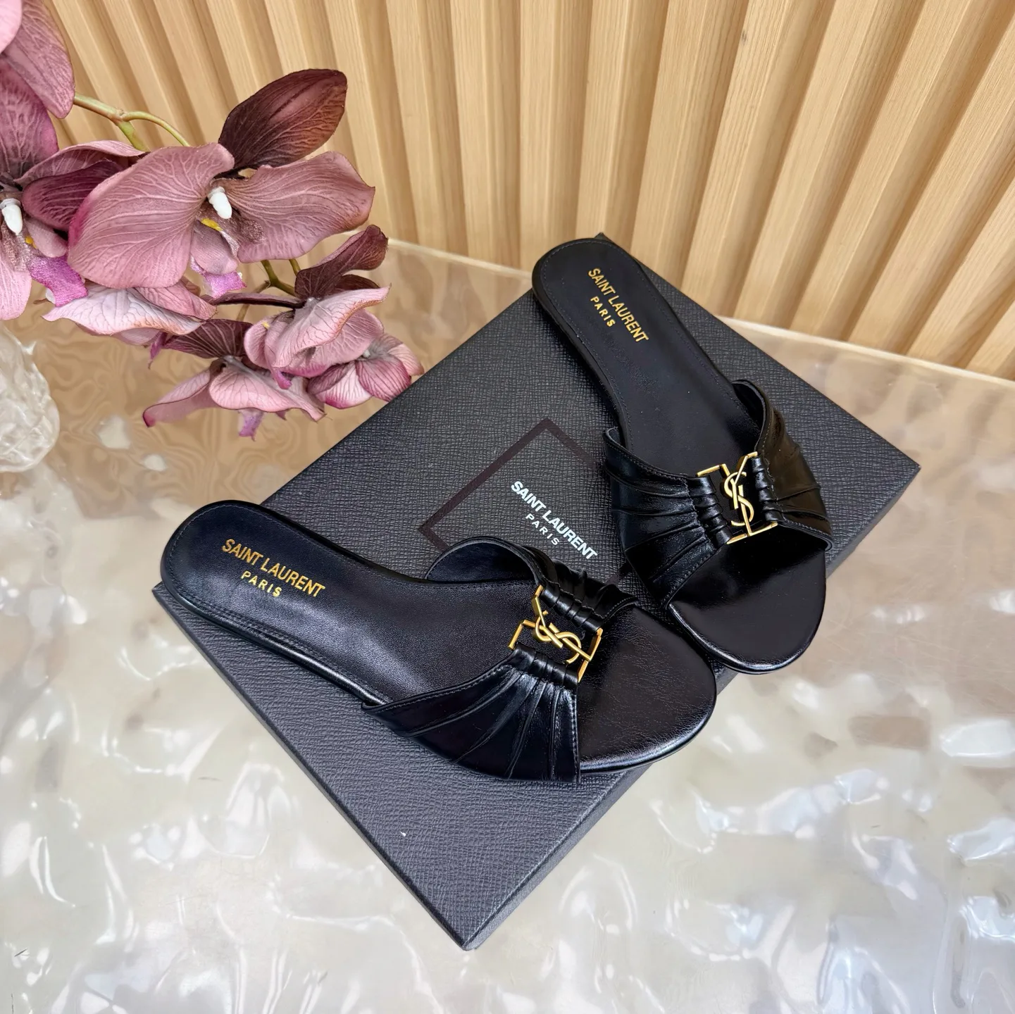 Шлепанцы Женские Saint Laurent 12859204
