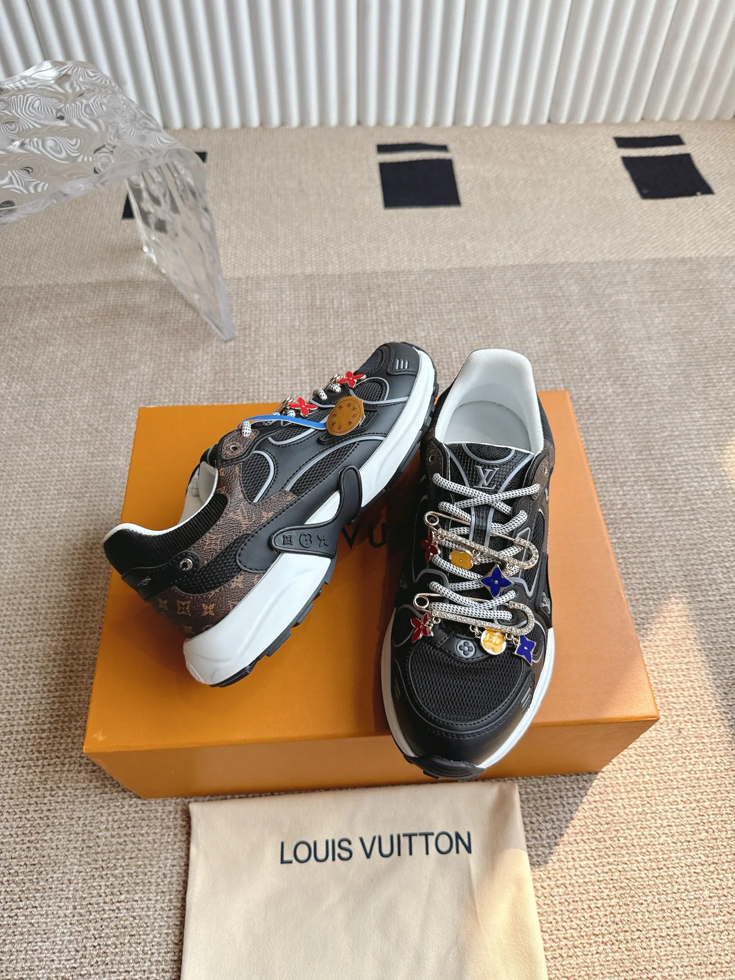 Кроссовки Женские Louis Vuitton 13351298