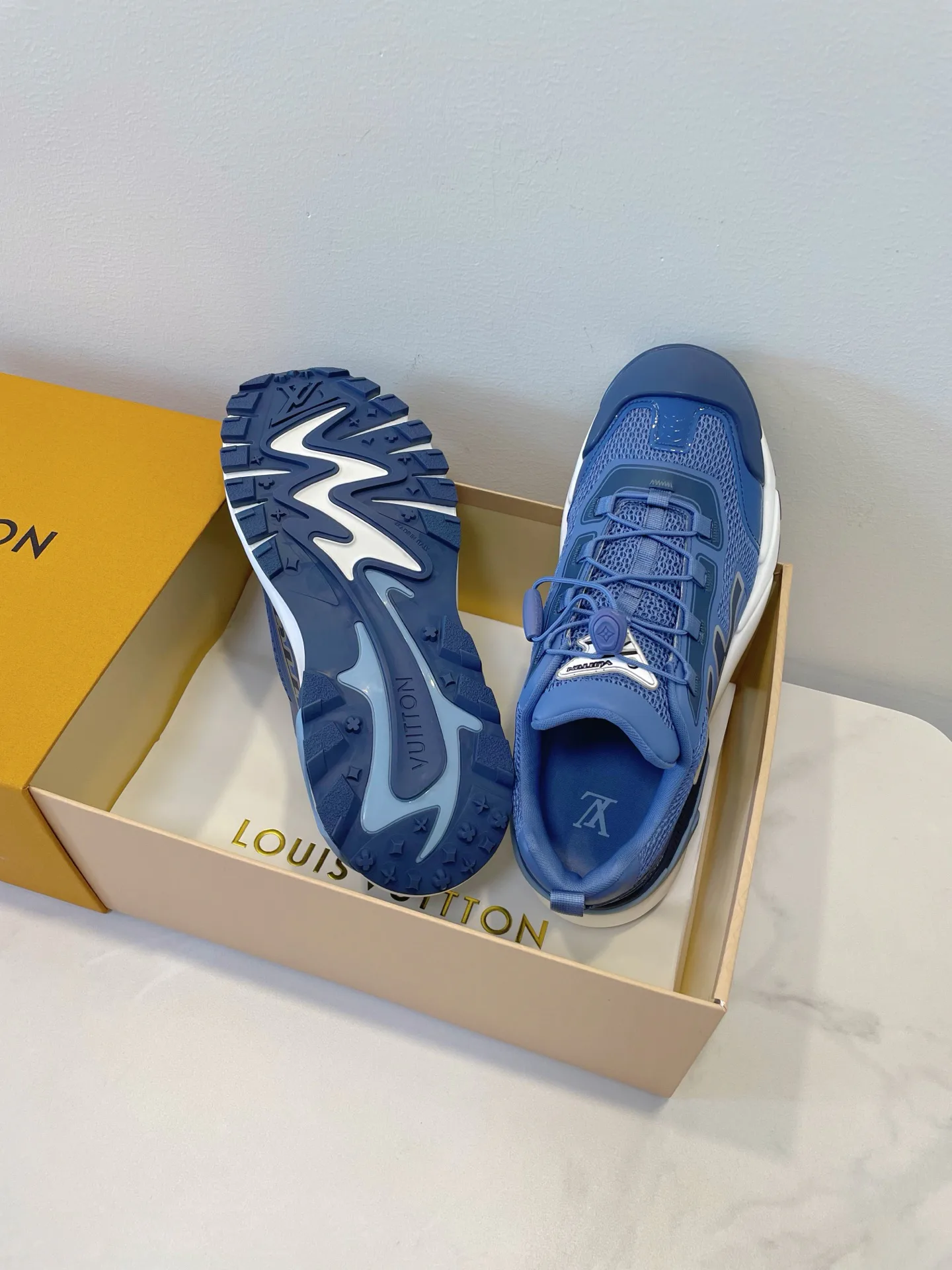 Кроссовки Мужские Louis Vuitton 357090