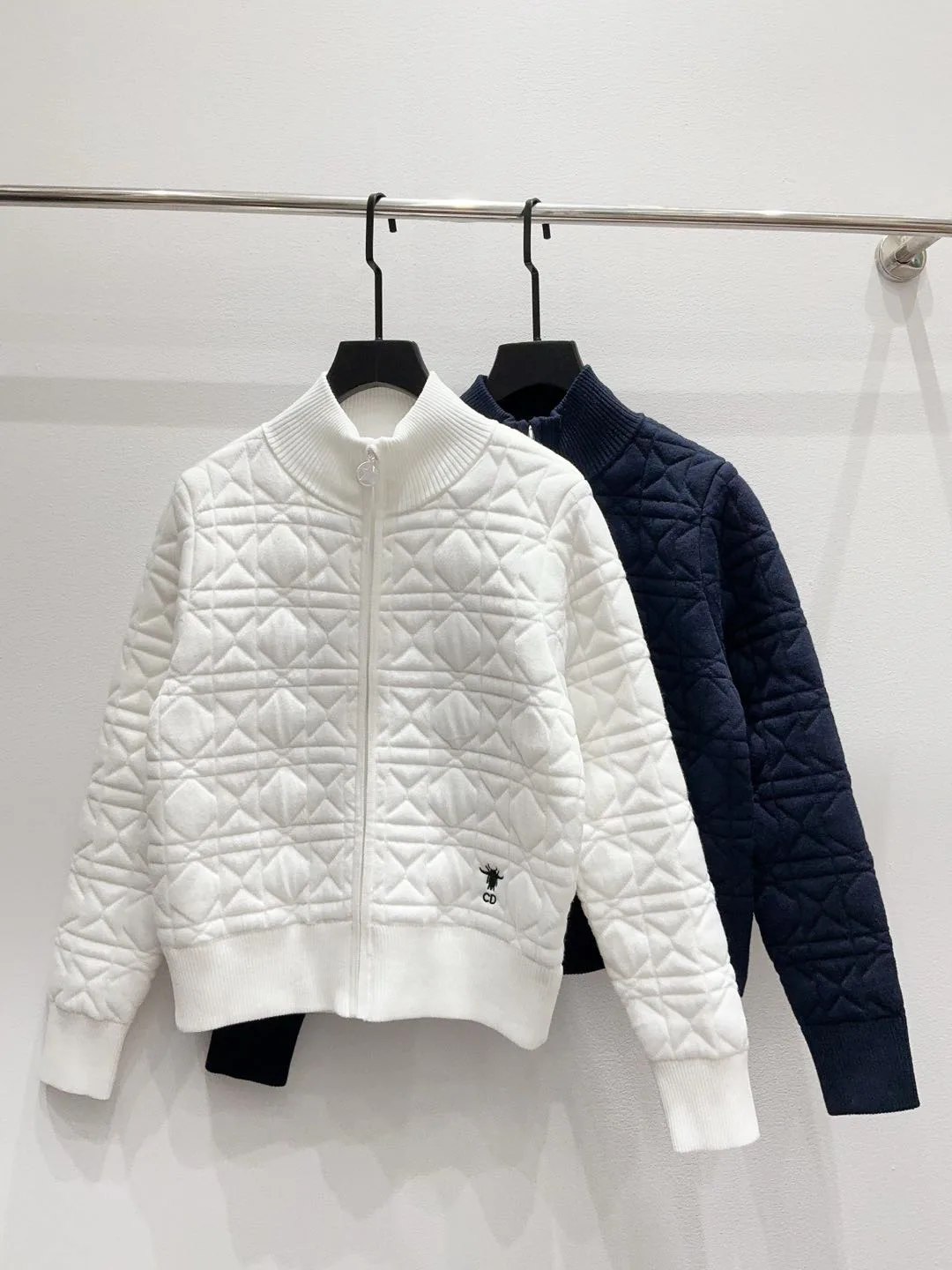 Куртки И Пуховики Женские Christian Dior 18742509