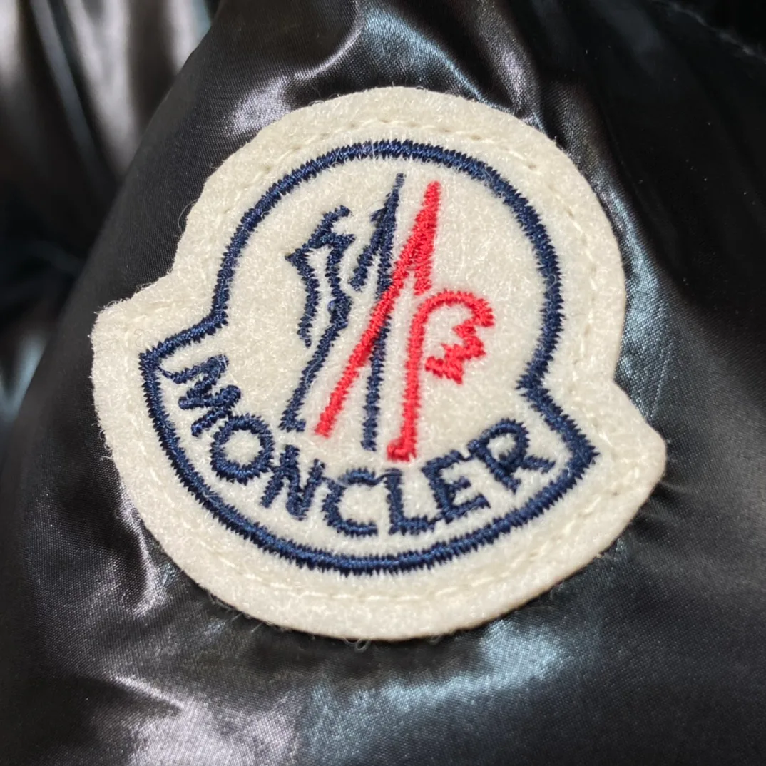 Куртки И Пуховики Женские Moncler 18884073