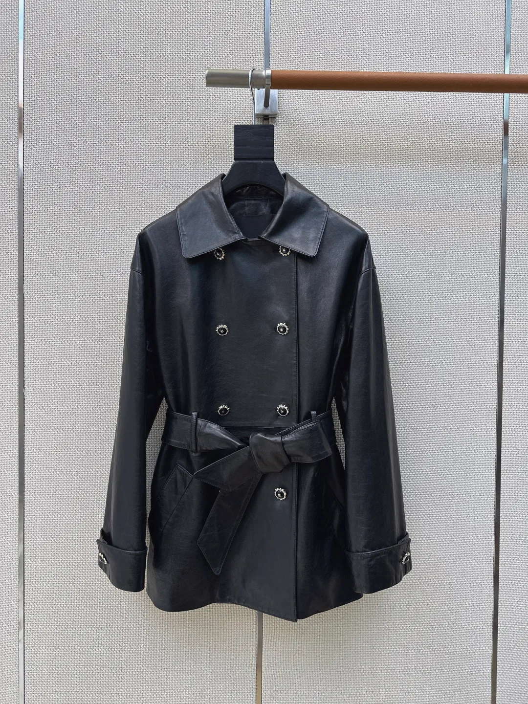 Кожаные Куртки И Дублёнки Женские Celine 11642002