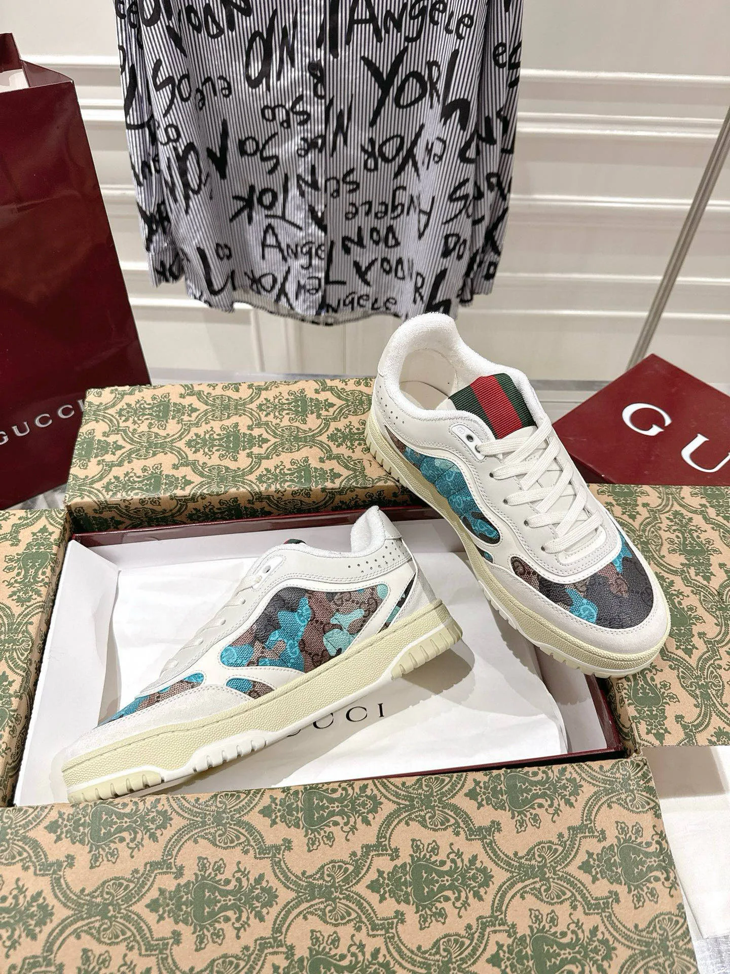 Кроссовки Женские Gucci 364745