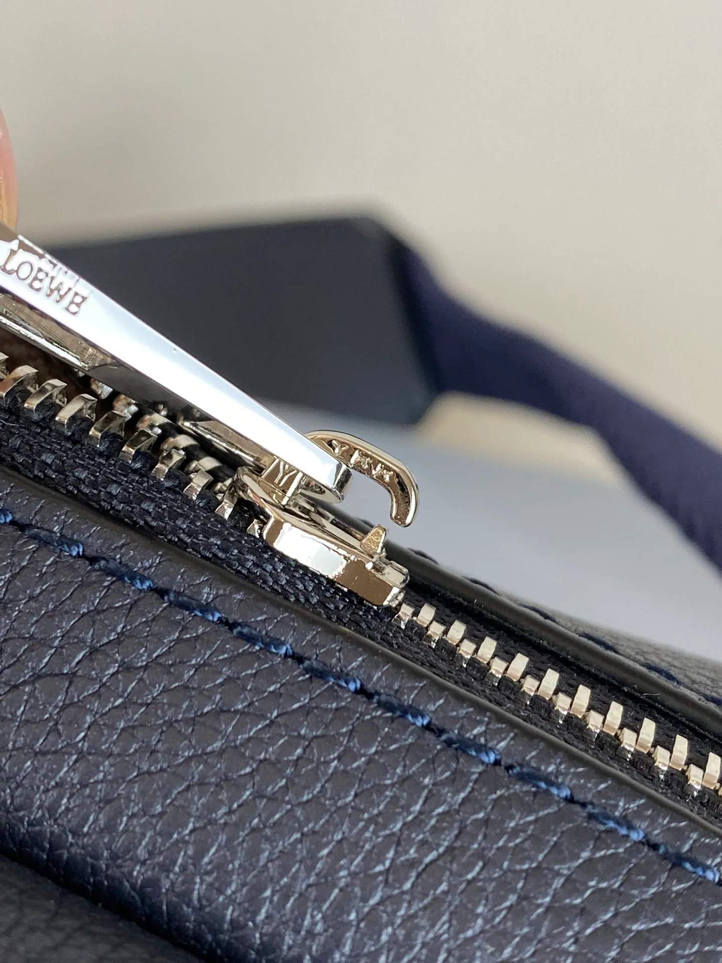 Сумки На Ремне Женские Loewe 690149