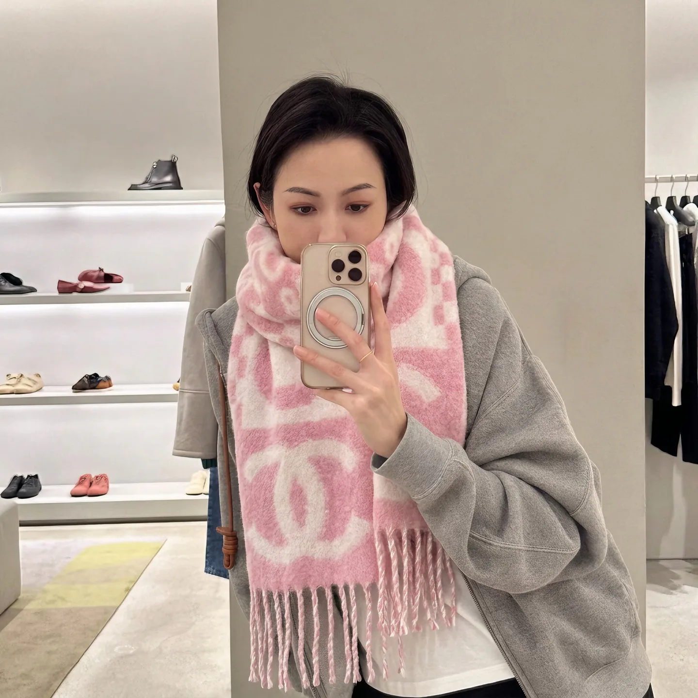 Шарфы Chanel 18322571