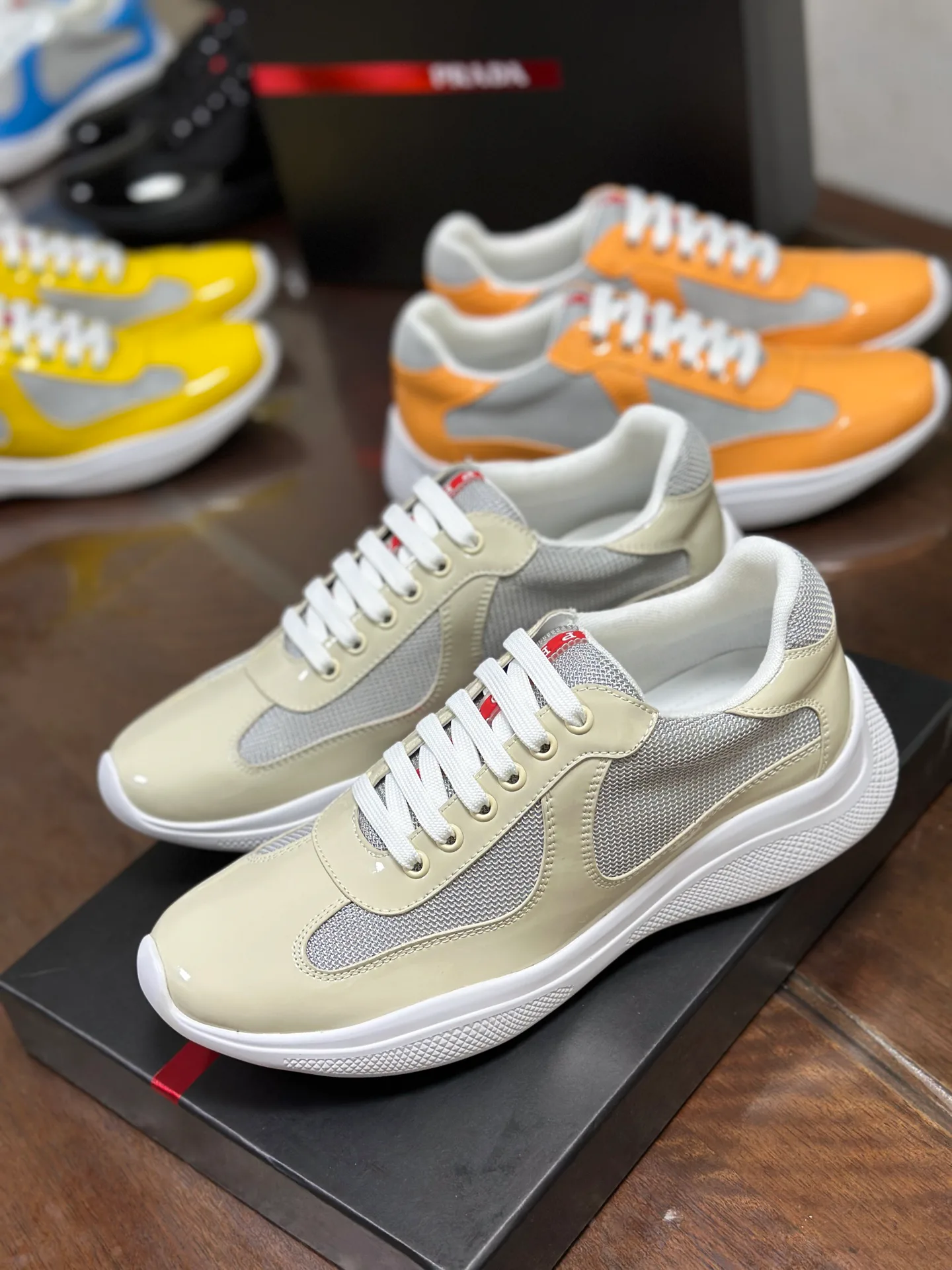 Кроссовки Женские Prada 18262249