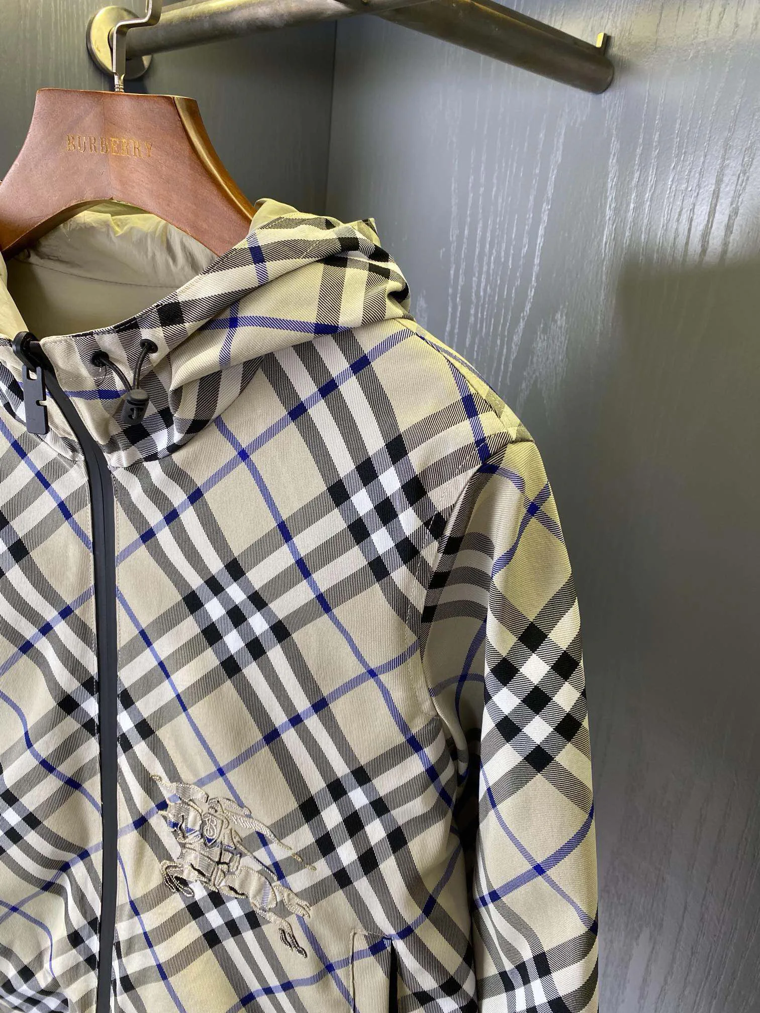 Куртки И Пуховики Женские Burberry 14221