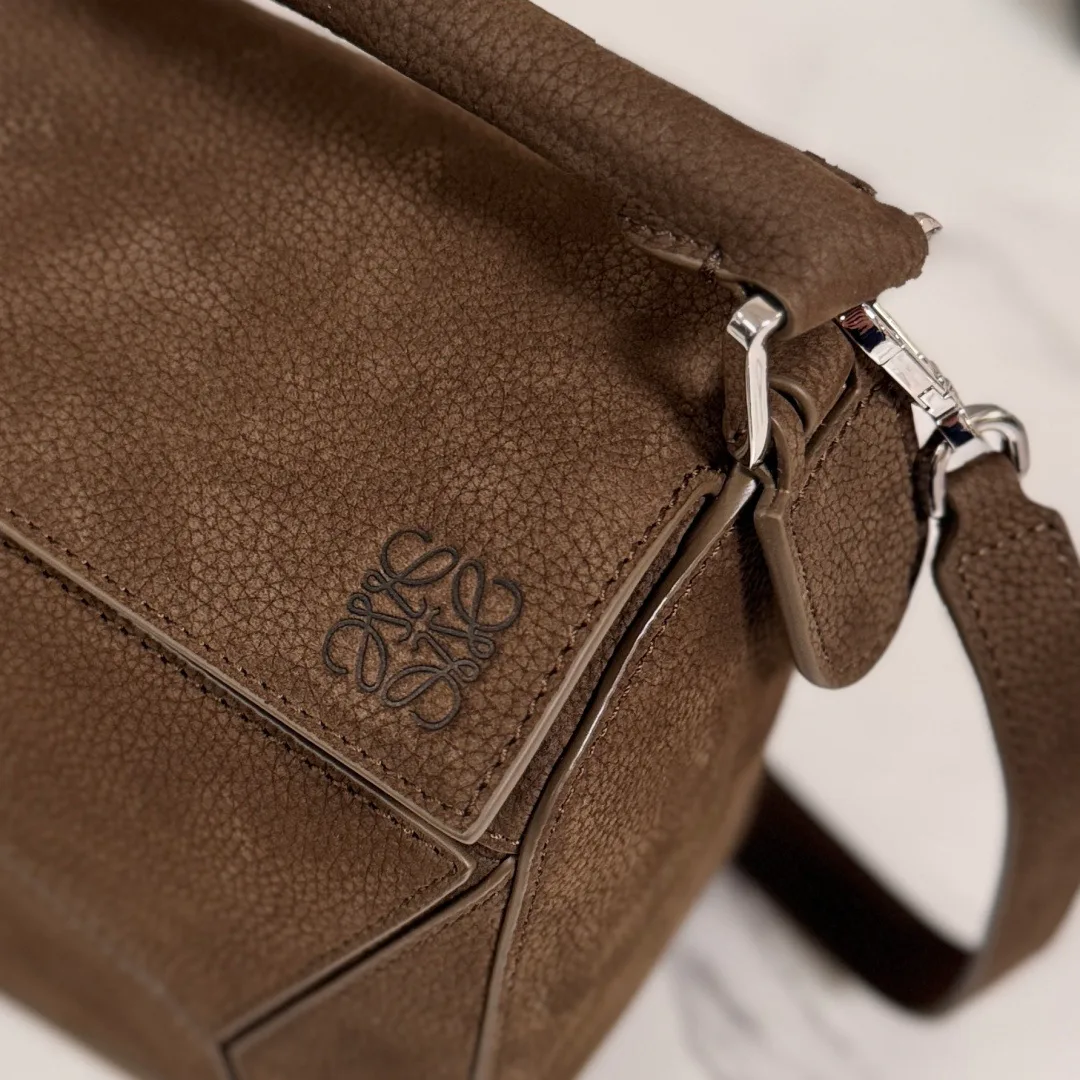 Классические Сумки Женские Loewe 11513663