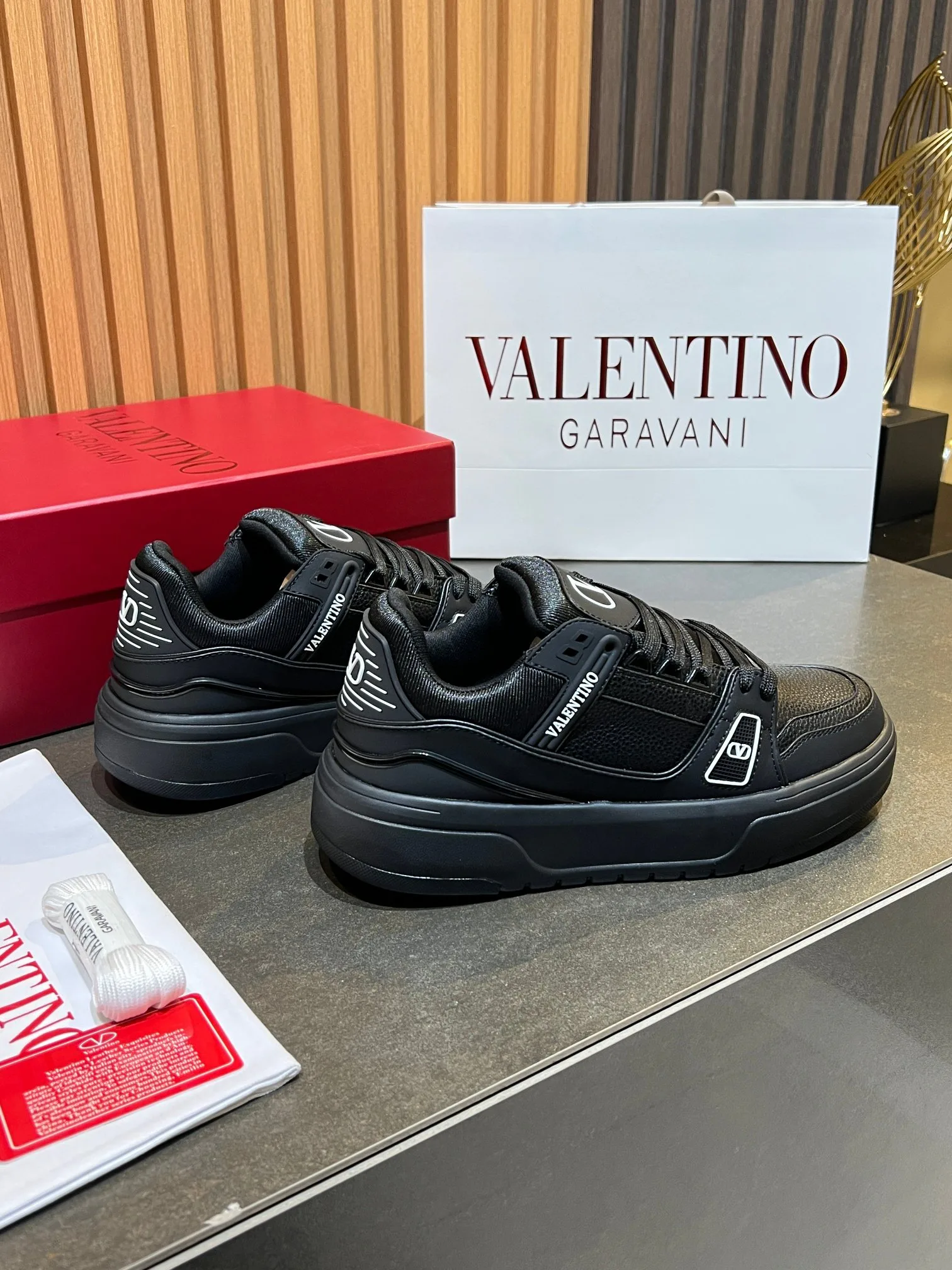 Кроссовки Женские Valentino 11575954