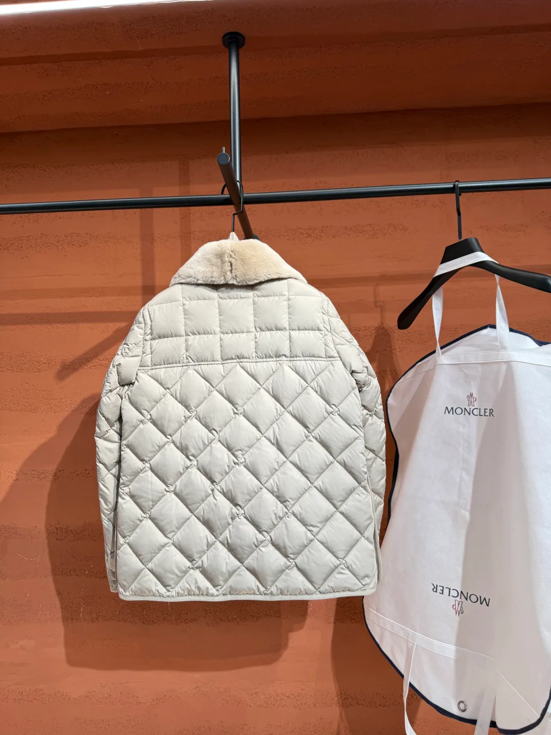 Куртки И Пуховики Женские Moncler 18387756