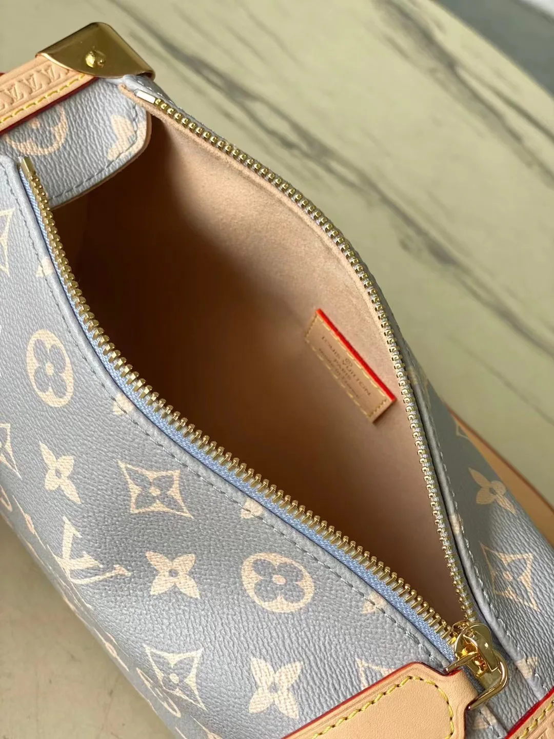 Классические Сумки Женские Louis Vuitton 18227604