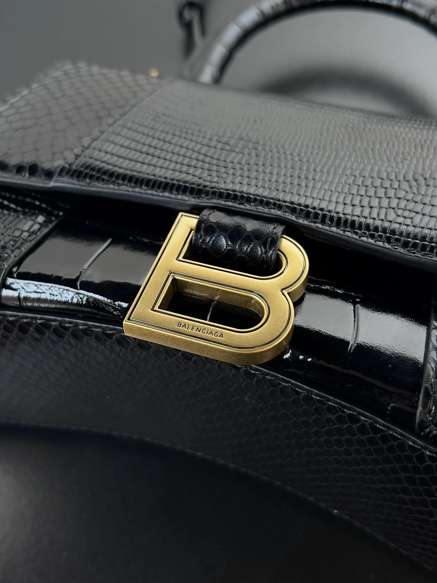 Сумки На Ремне Женские Balenciaga 217807