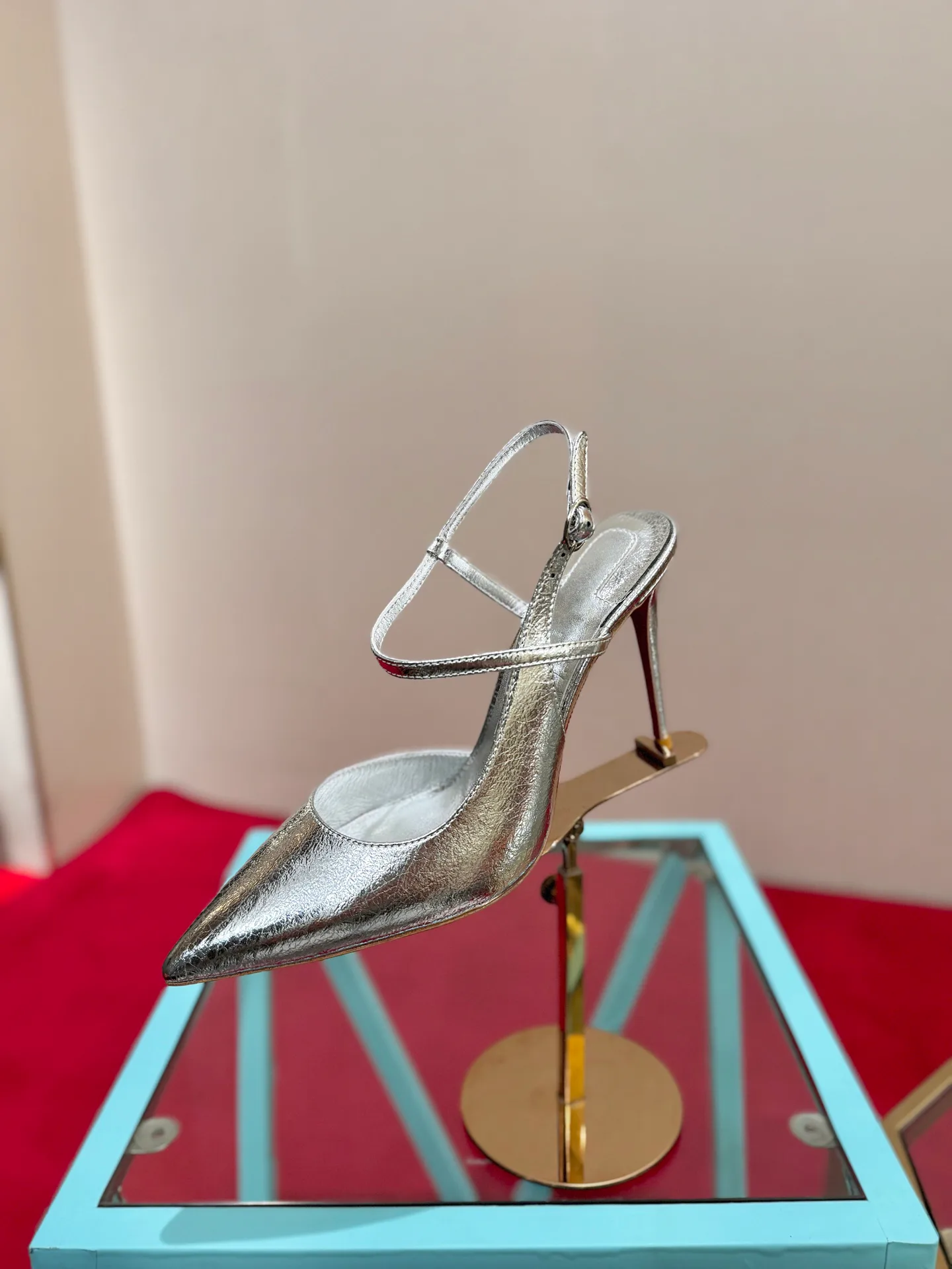 Туфли Женские Christian Louboutin 11648899