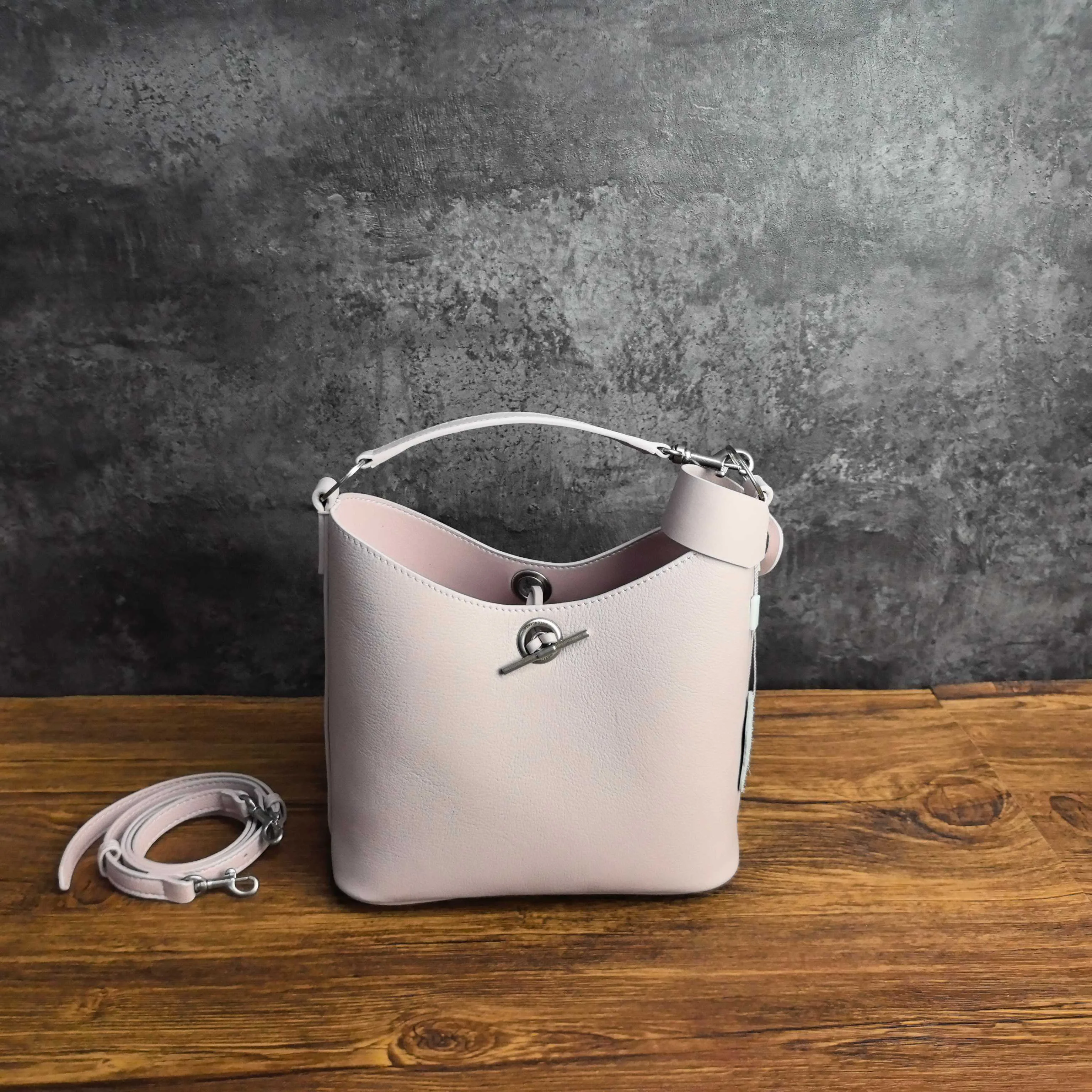 Сумки На Ремне Женские Balenciaga 12669071