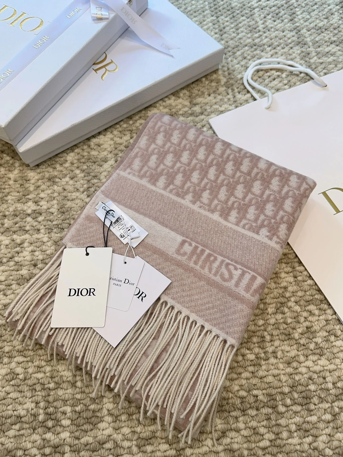 Шарфы Christian Dior 18105461