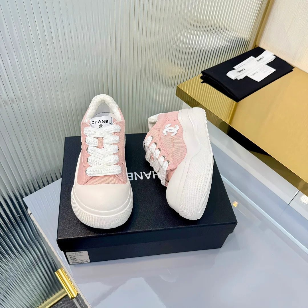 Кроссовки Женские Chanel 11396583