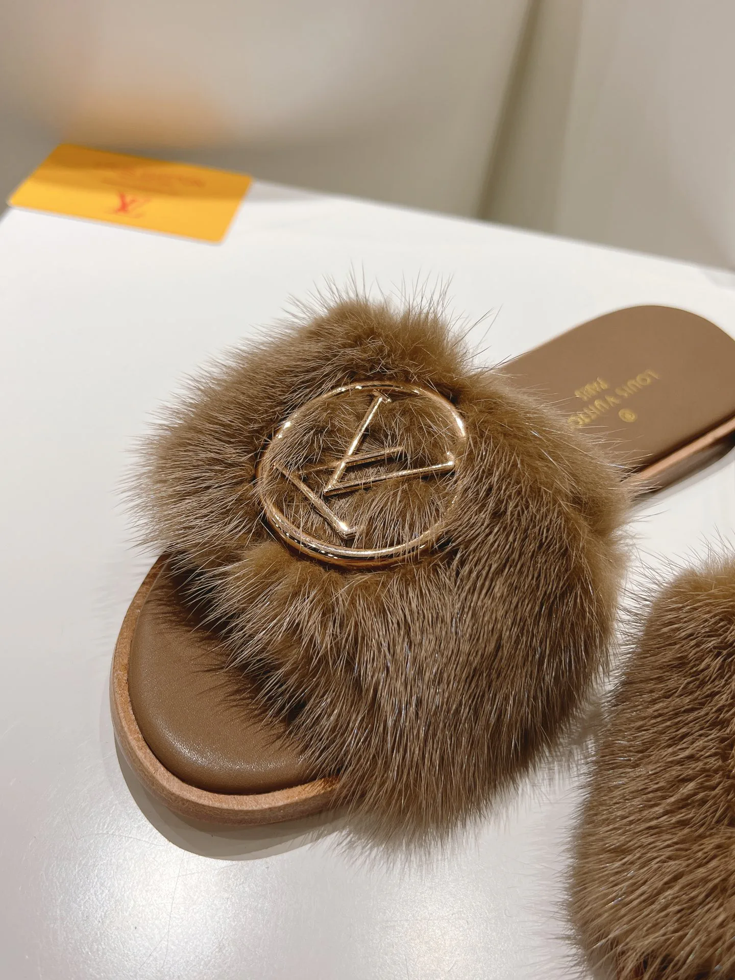 Шлепанцы Женские Louis Vuitton 11190738