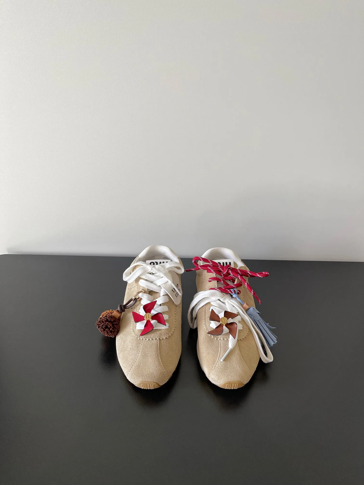 Кроссовки Женские Miu Miu 18703409