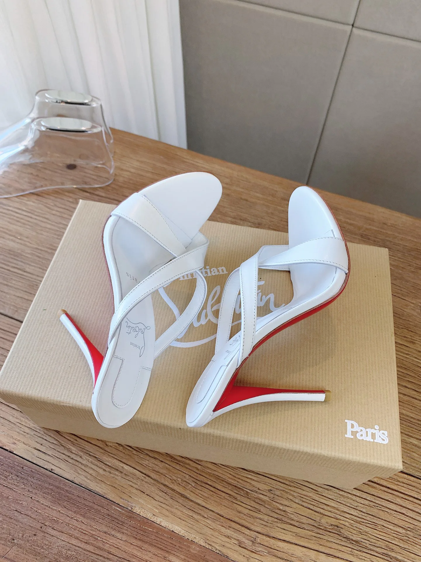 Босоножки Женские Christian Louboutin 19783855
