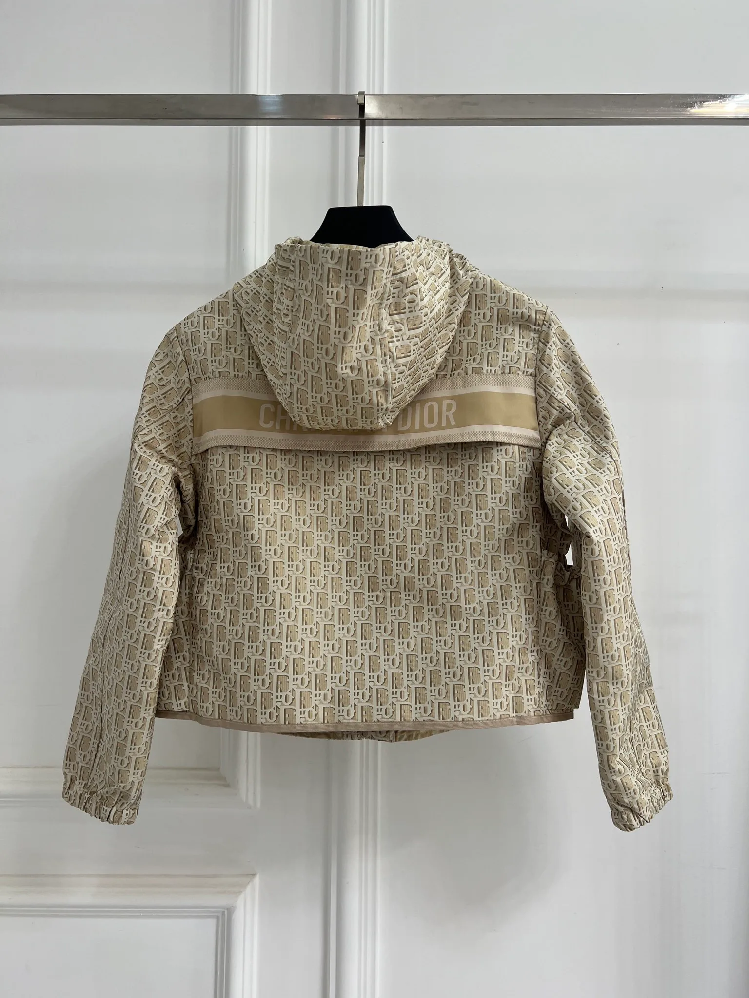 Куртки И Пуховики Женские Christian Dior 18885434