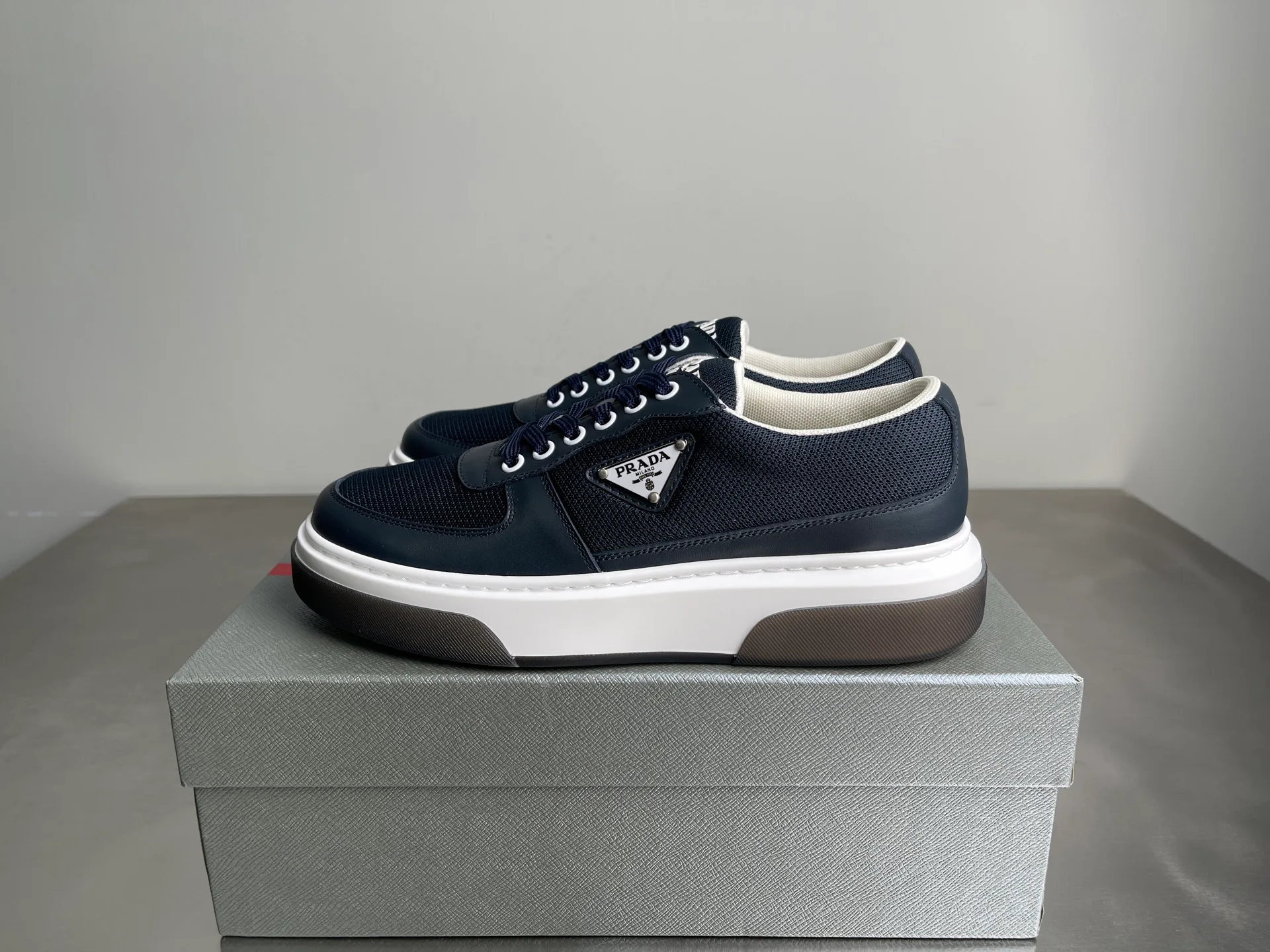 Кроссовки Мужские Prada 13988400