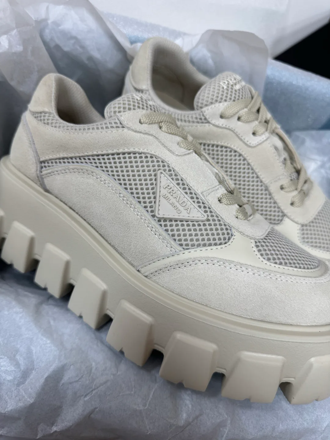 Кроссовки Женские Prada 18554593