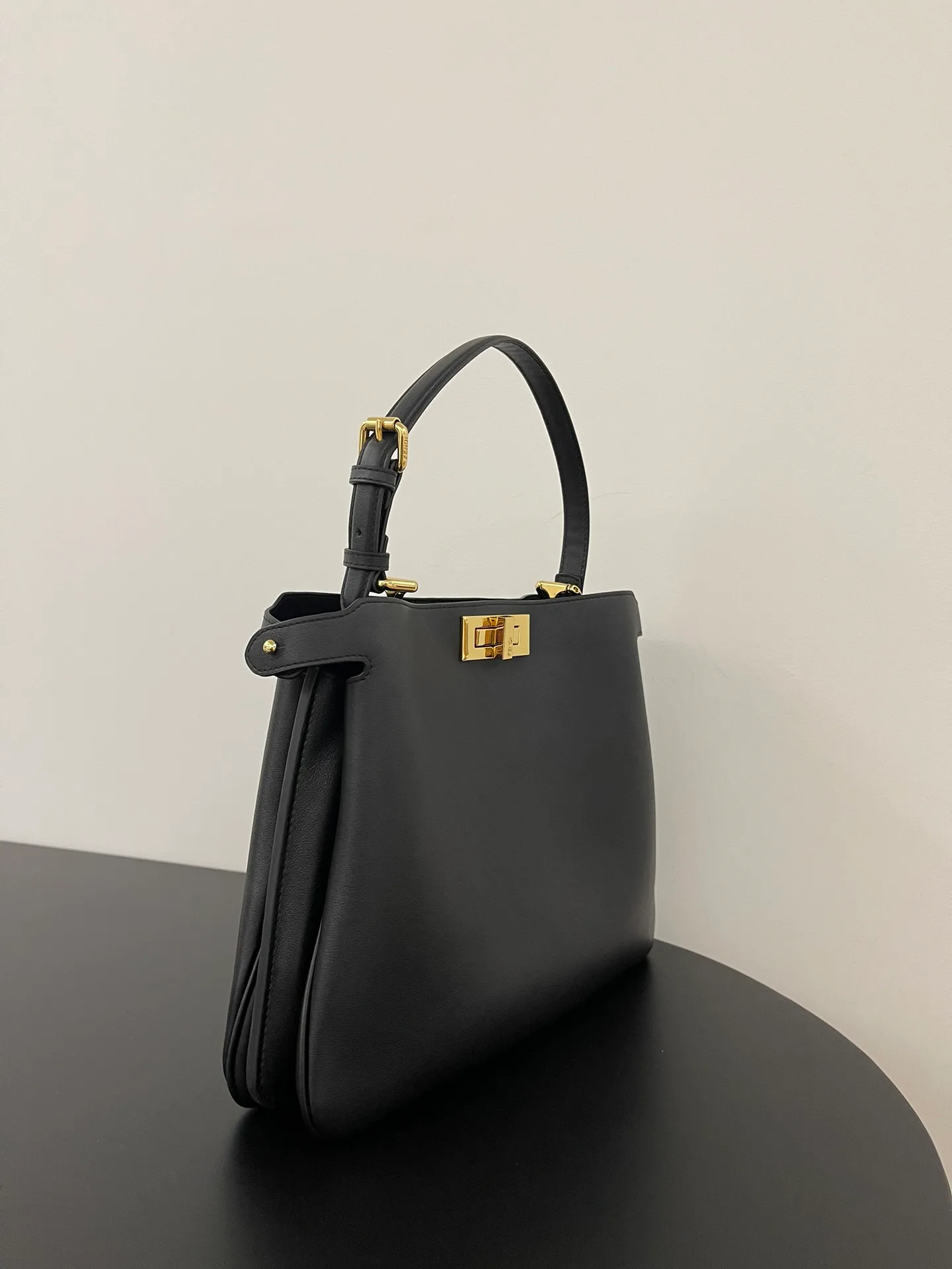Классические Сумки Женские Fendi 13546283