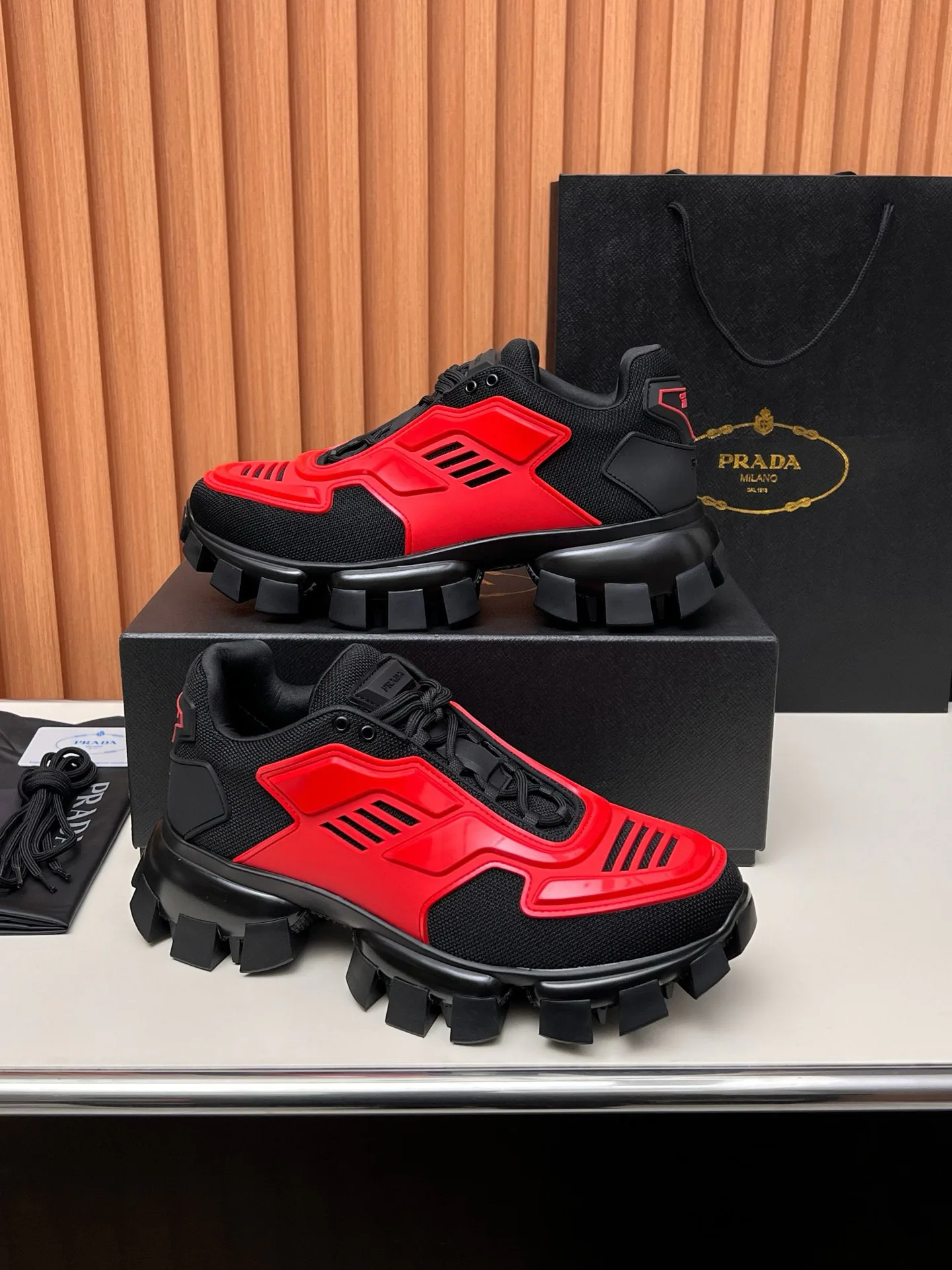 Кроссовки Женские Prada 17955146