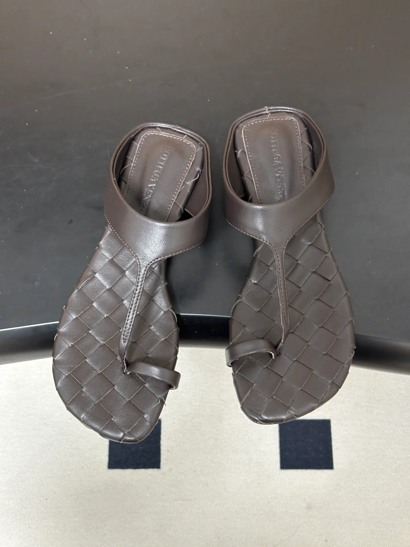 Шлепанцы Женские Bottega Veneta 18049558