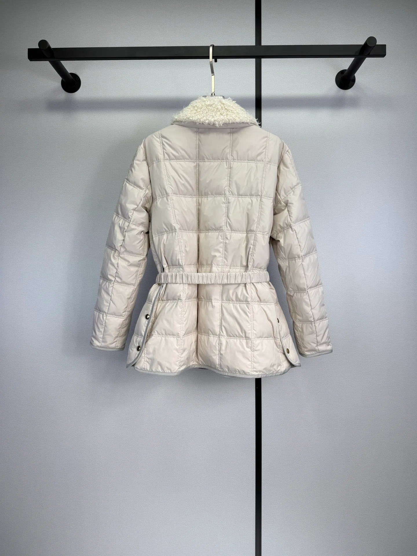 Куртки И Пуховики Женские Moncler 18022130
