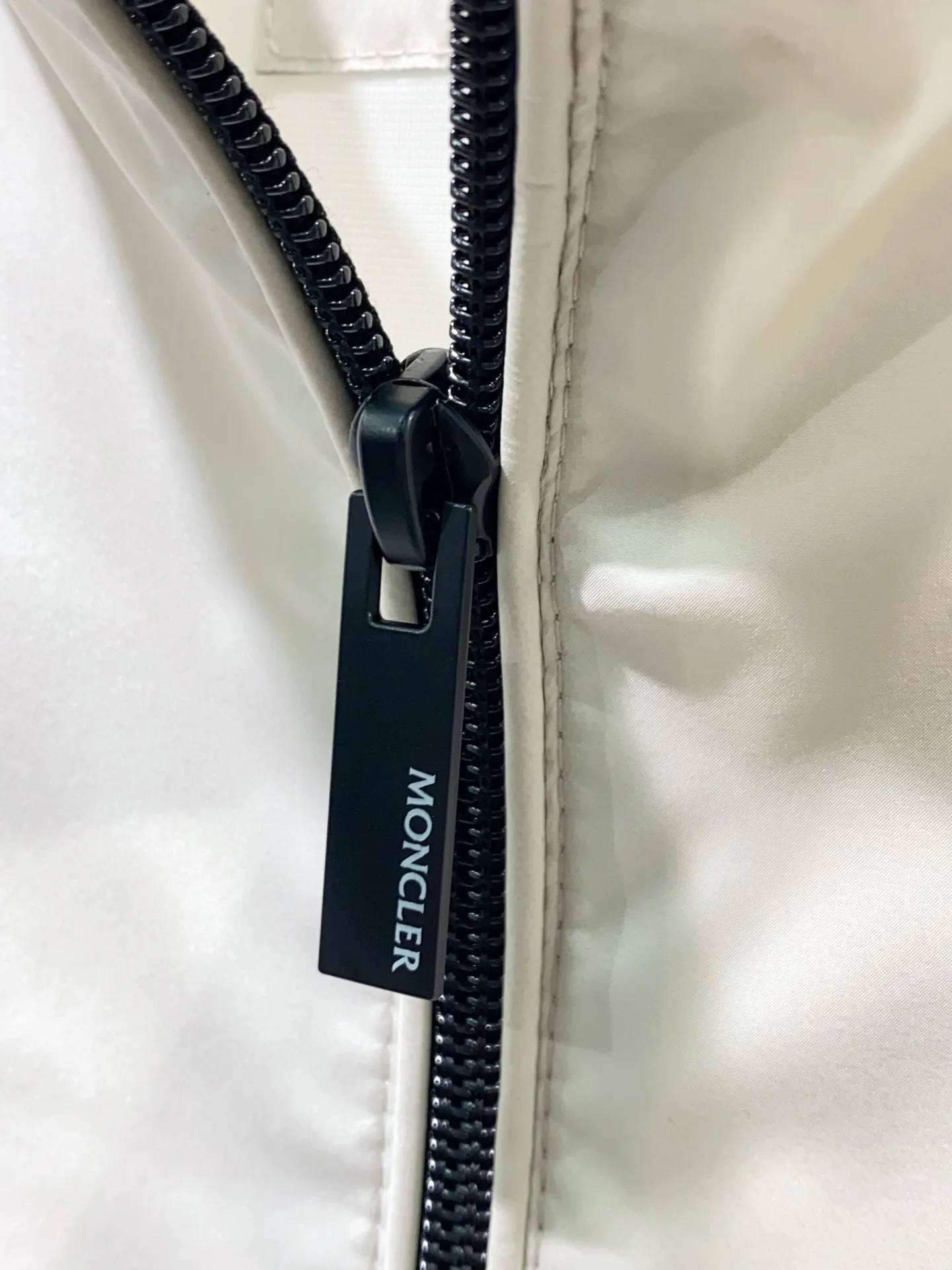 Куртки И Пуховики Мужские Moncler 12729712