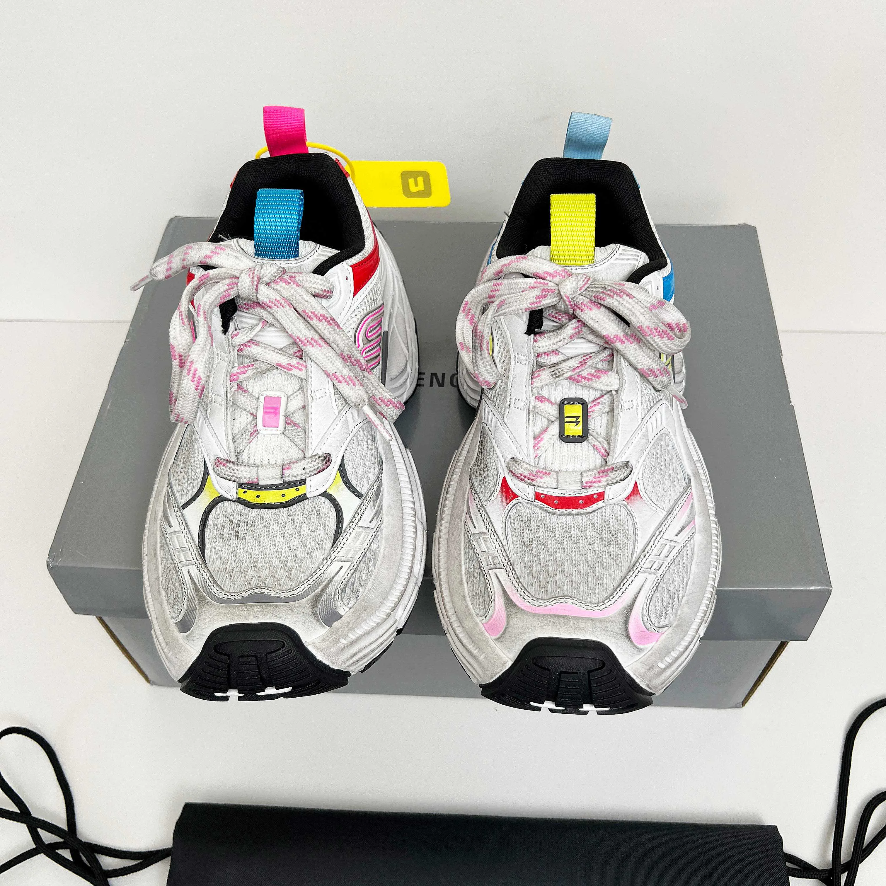 Кроссовки Женские Balenciaga 6428108