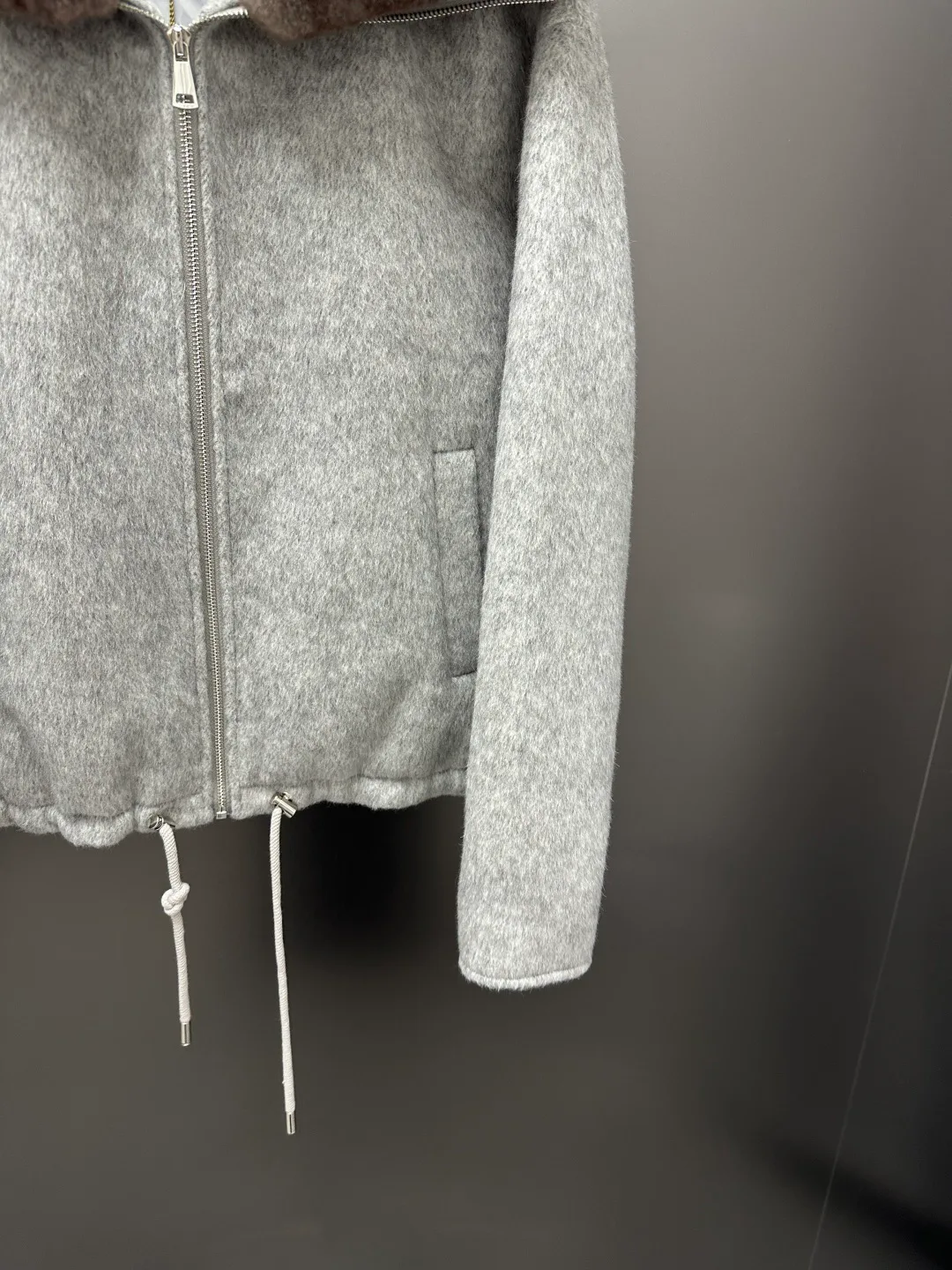 Куртки И Пуховики Женские Loro Piana 18702453
