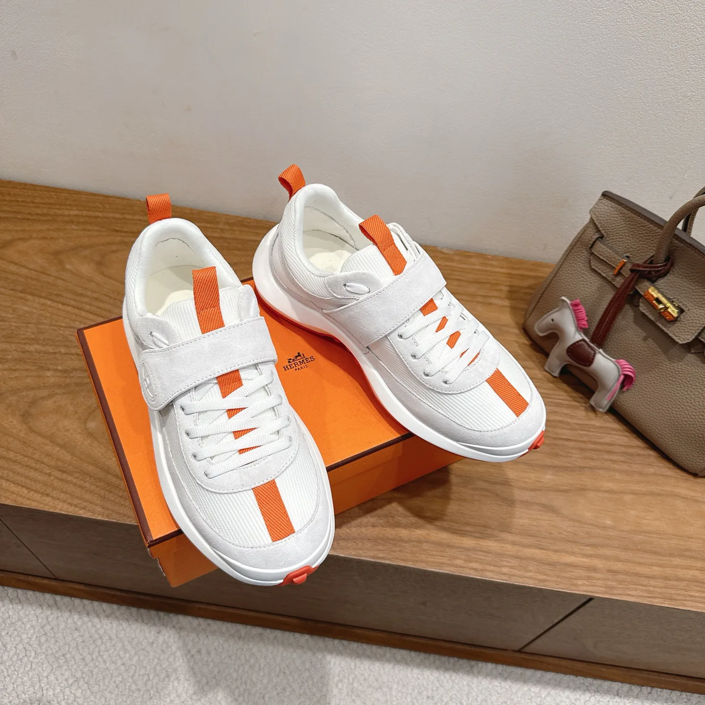Кроссовки Женские Hermes 10189085