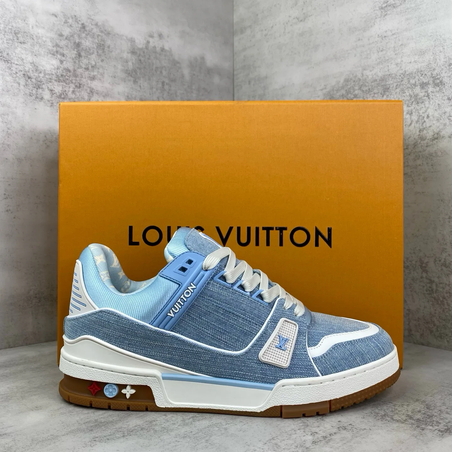 Кроссовки Женские Louis Vuitton 17961744