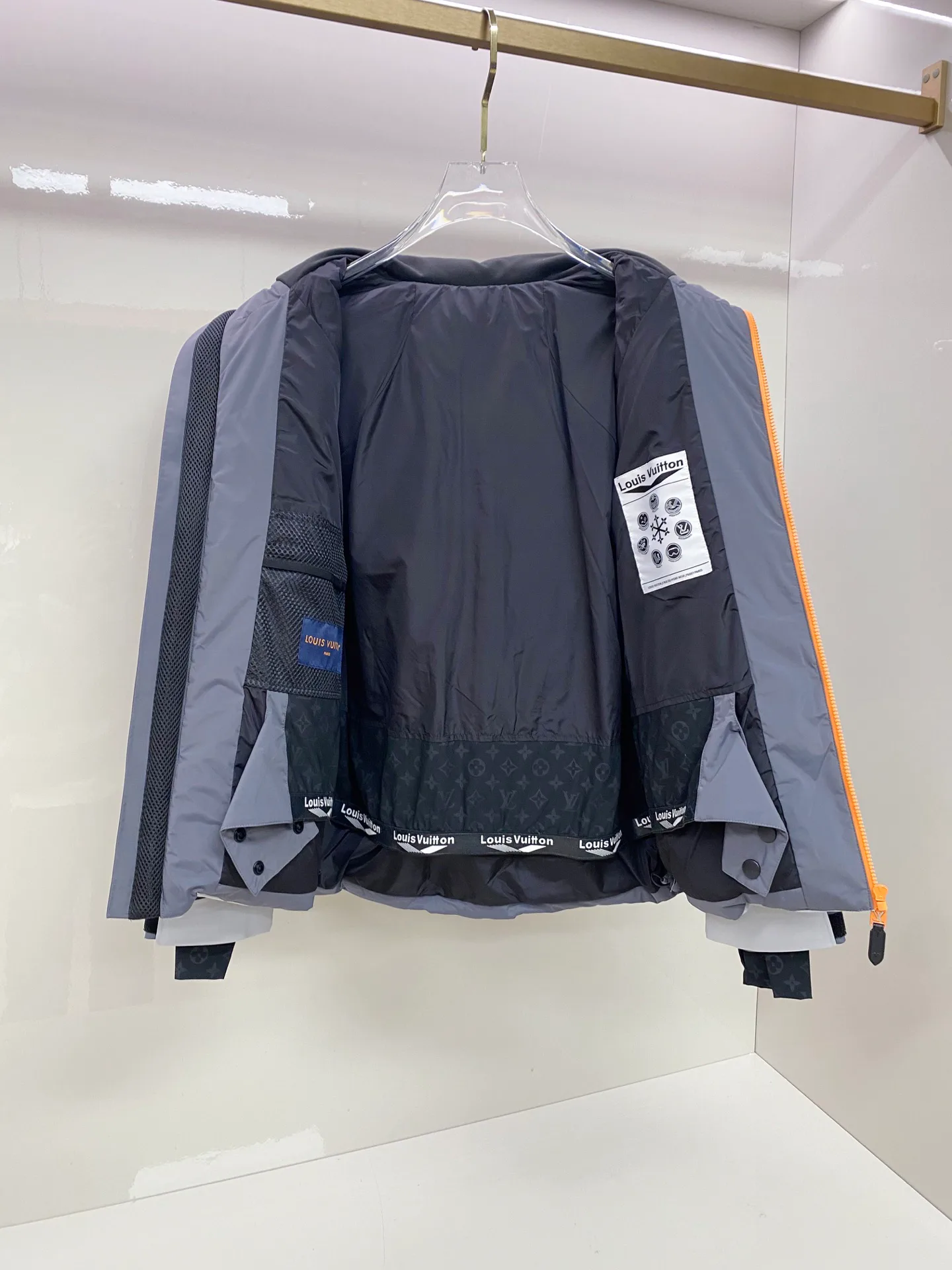 Куртки И Пуховики Мужские Louis Vuitton 1129735