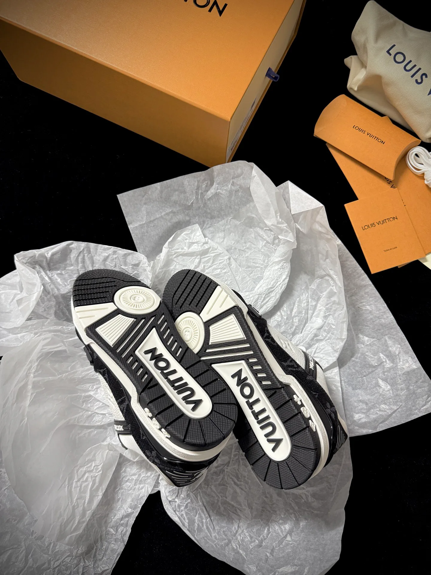 Кроссовки Женские Louis Vuitton 91222