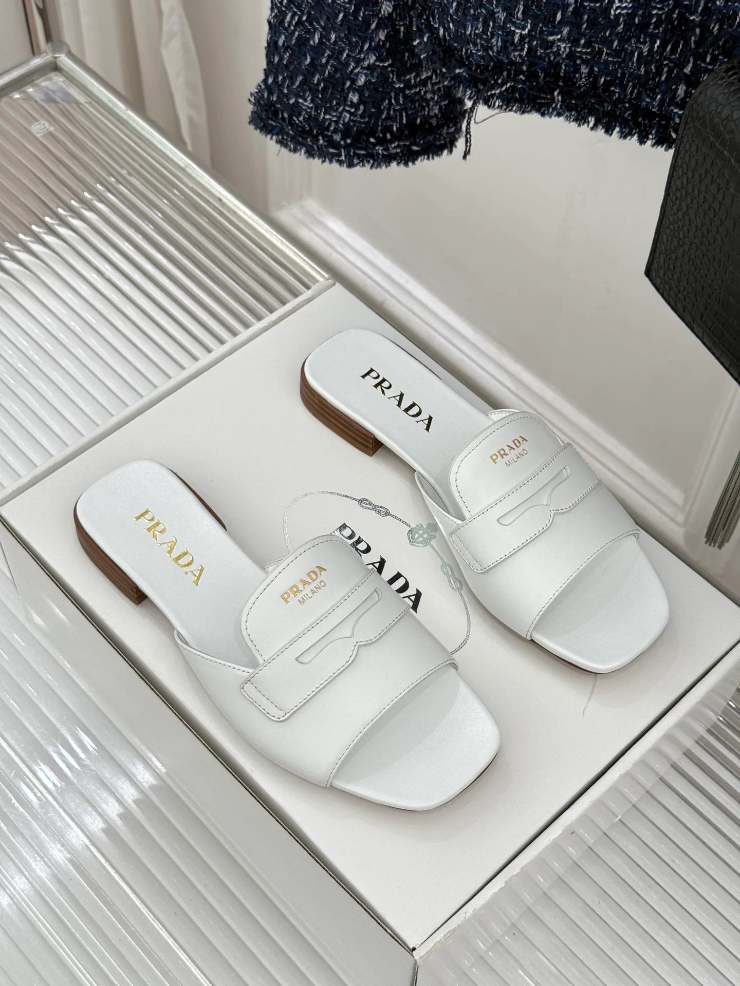 Шлепанцы Женские Prada 12632990