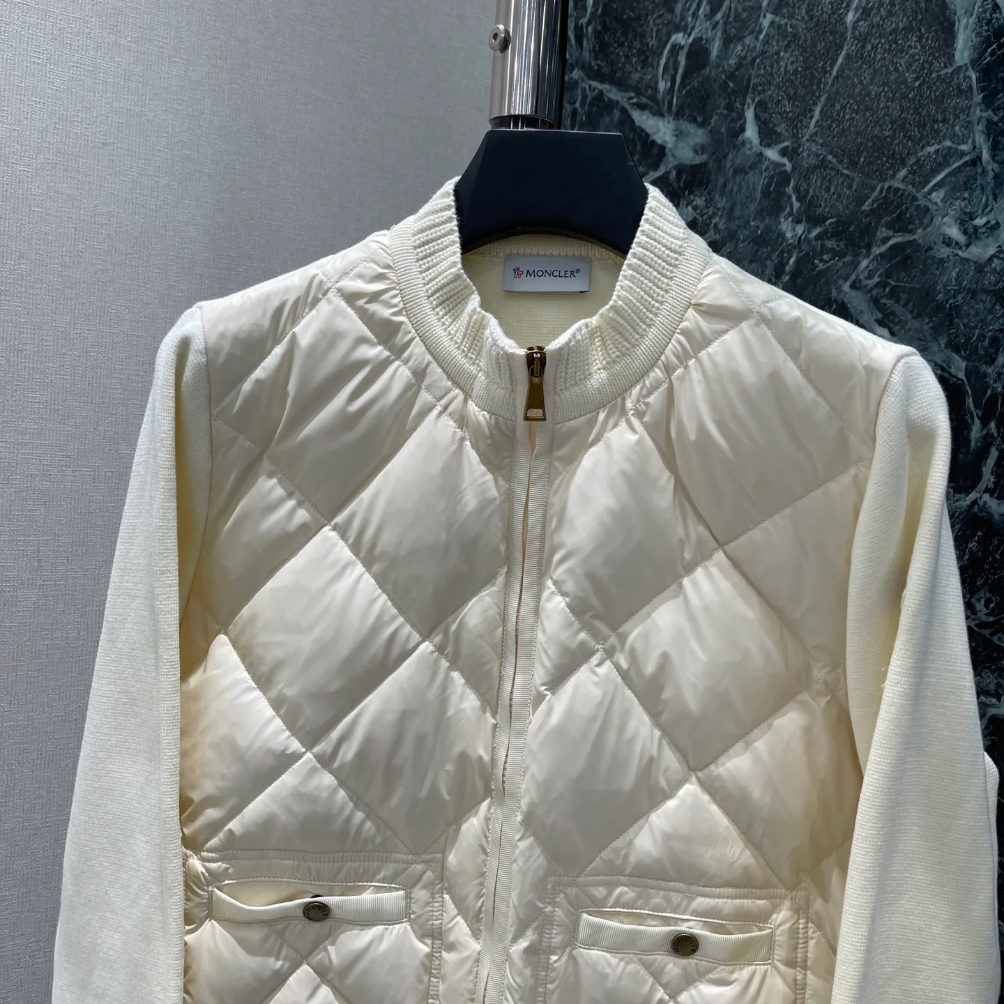 Куртки И Пуховики Женские Moncler 18030711