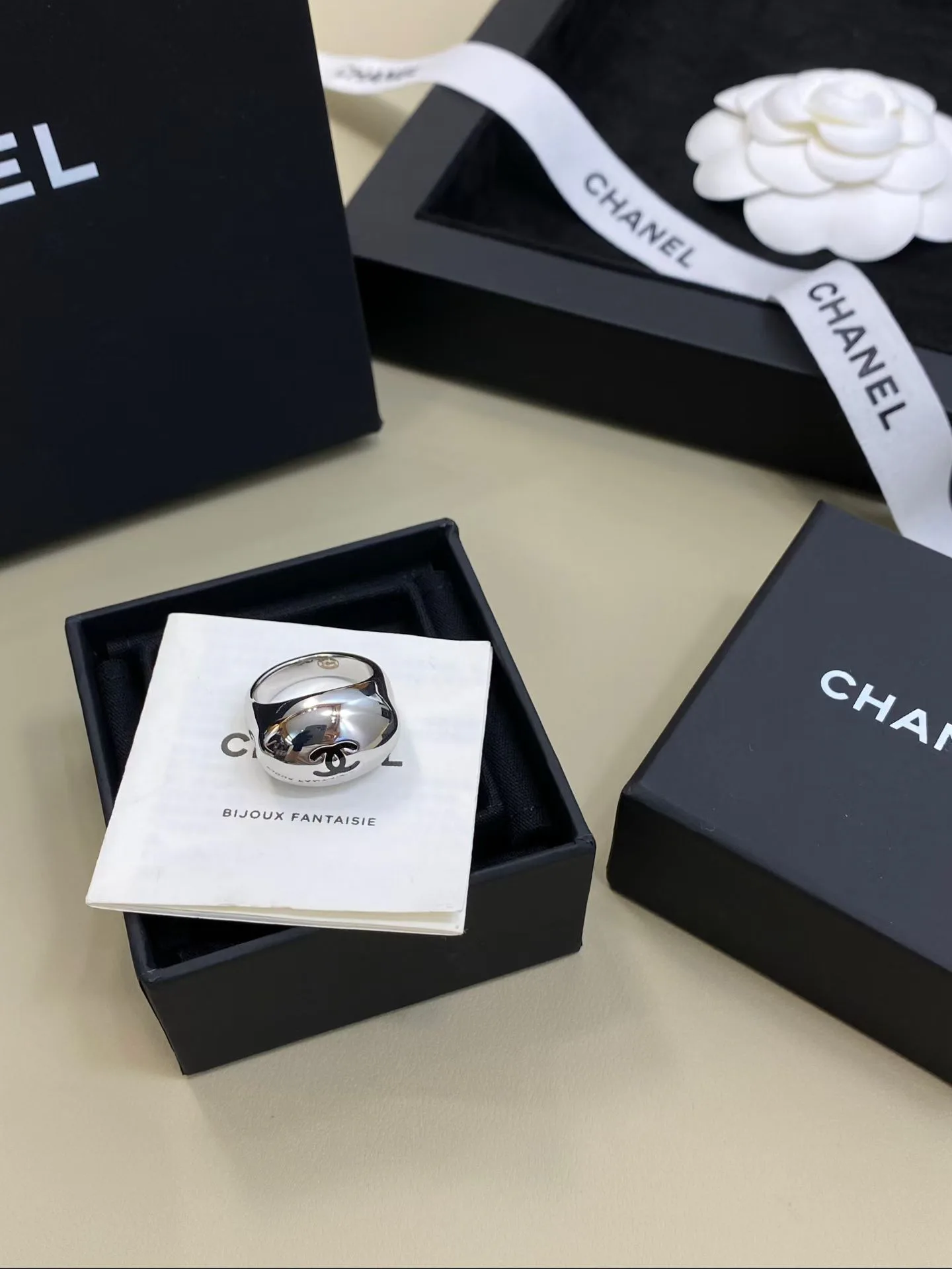 Бижутерия Chanel 18123091