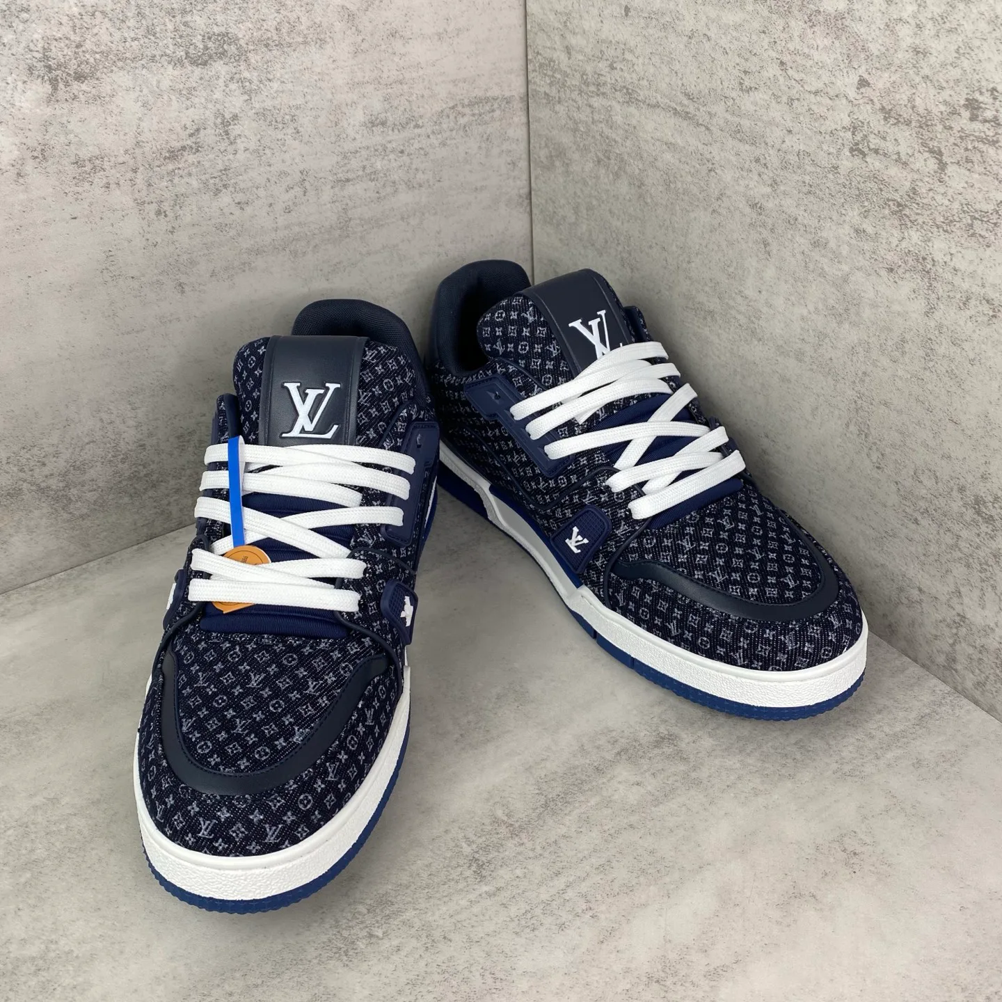 Кроссовки Женские Louis Vuitton 18039058