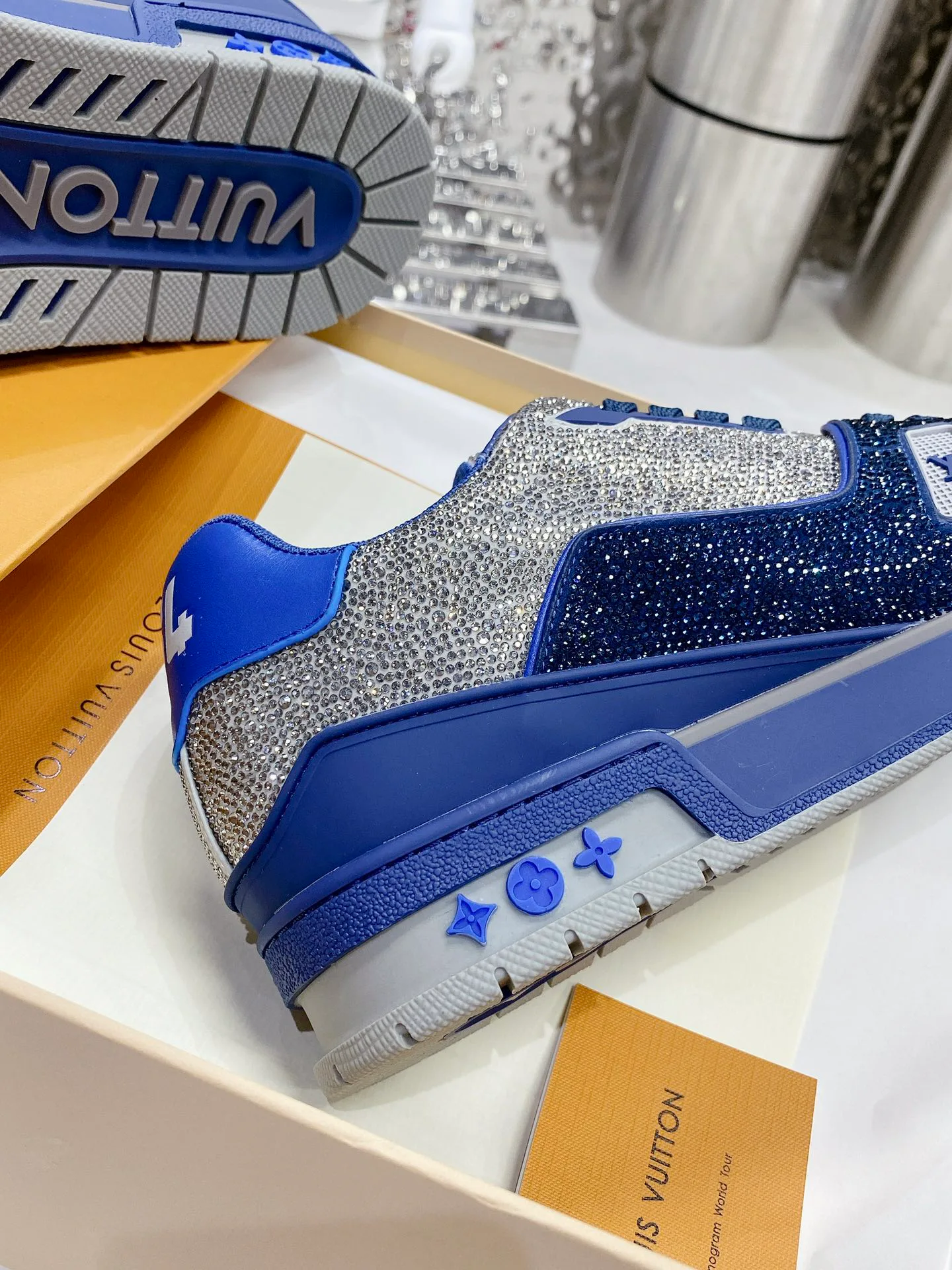 Кроссовки Женские Louis Vuitton 378044