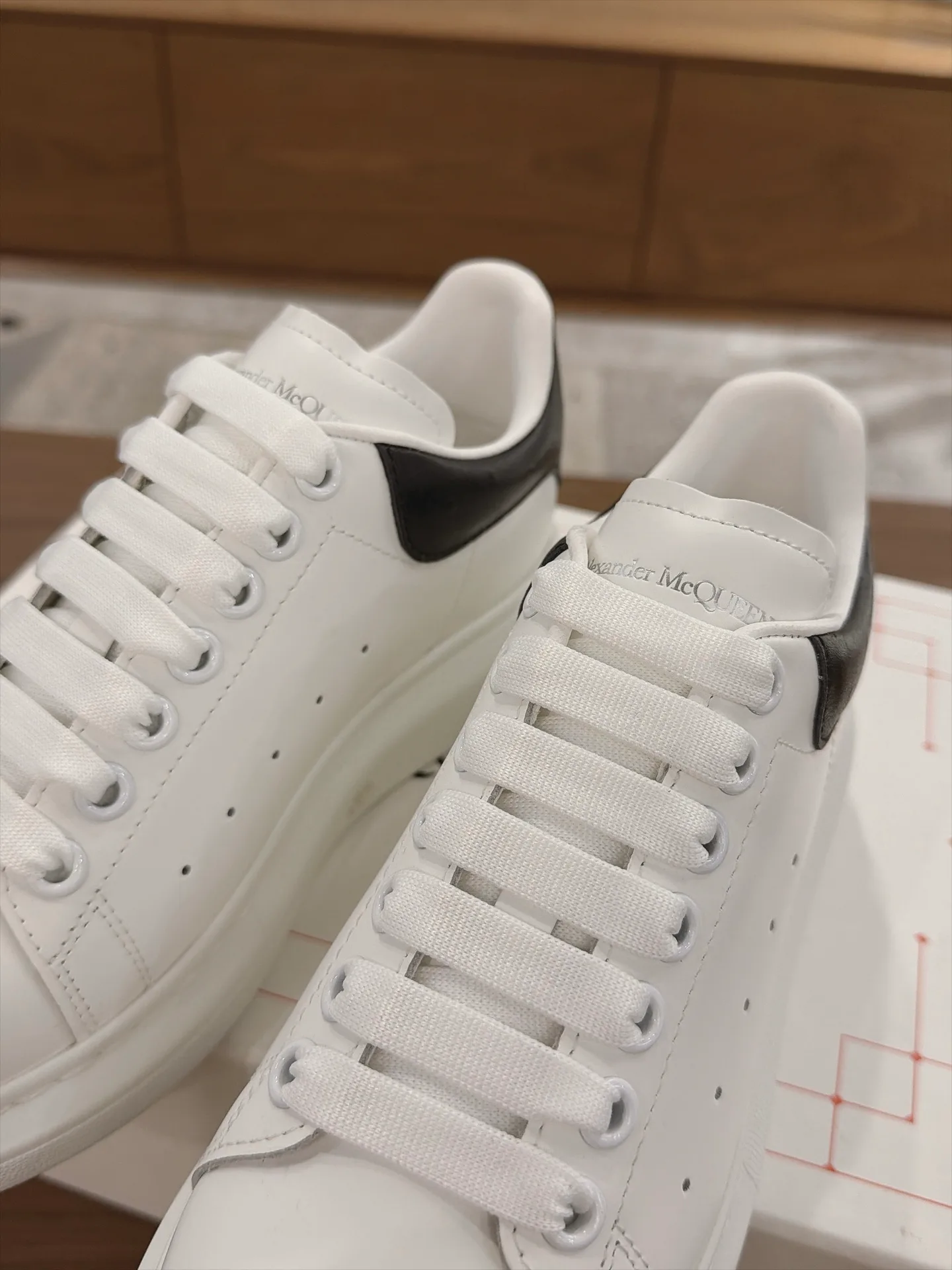 Кроссовки Женские Alexander Mcqueen 18159790